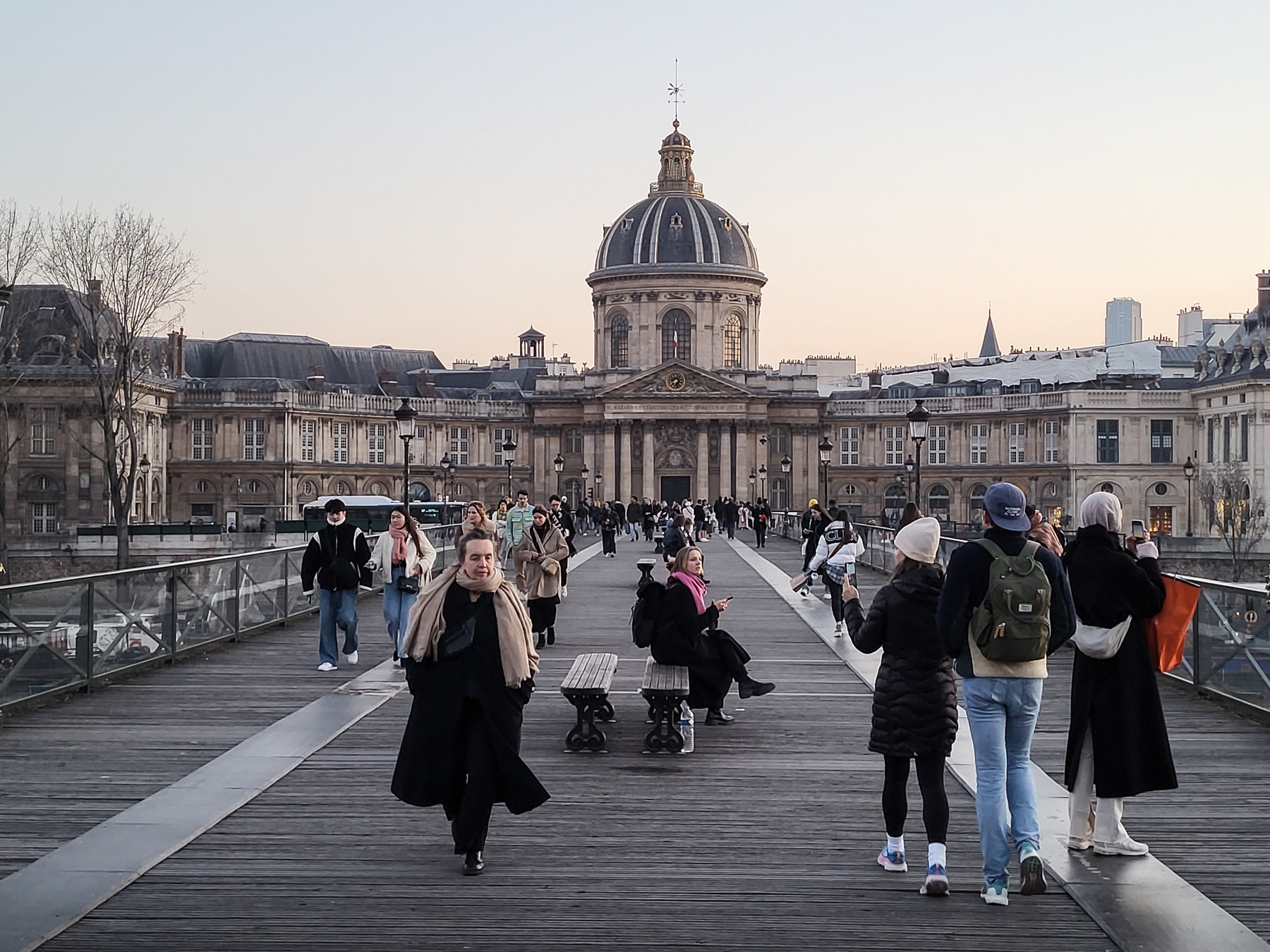 Pont des Arts and Institut de France, March 2023.
