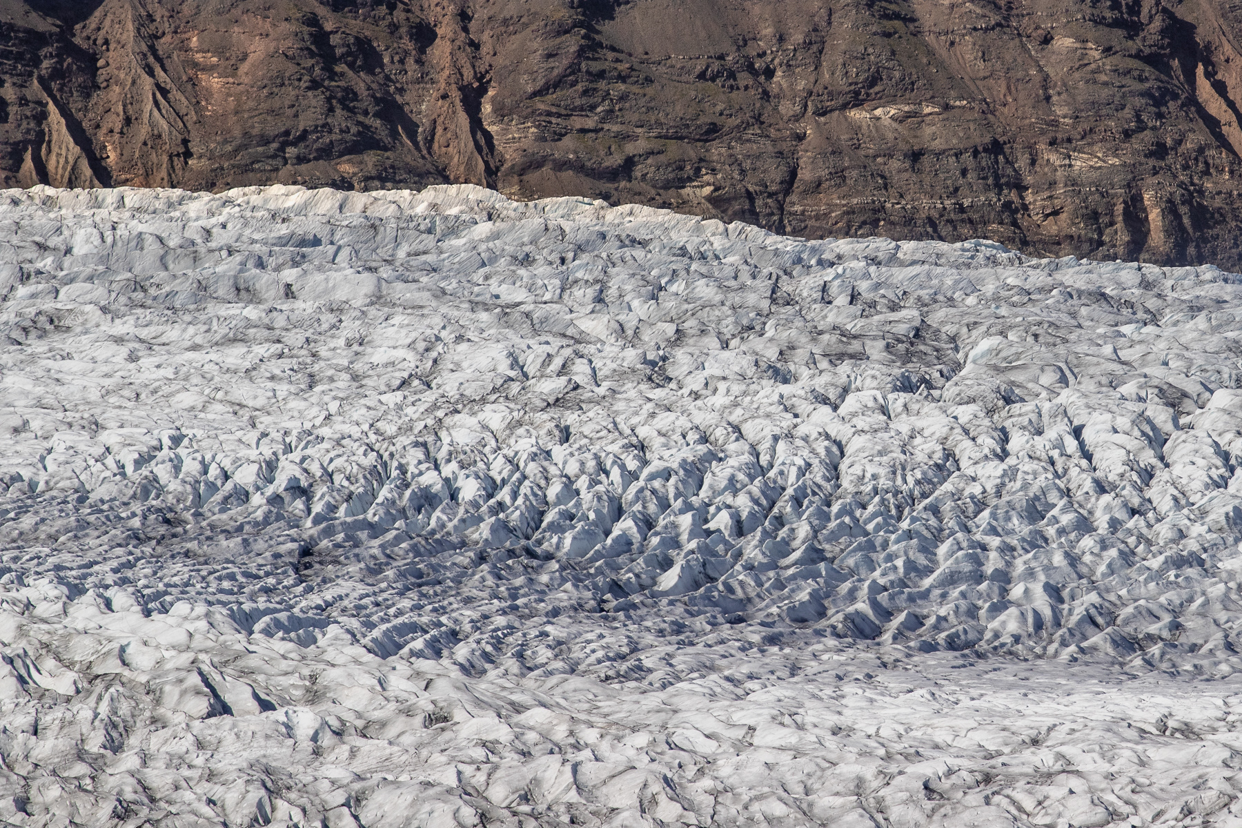 Detail of the glacier taken with "the long lens".