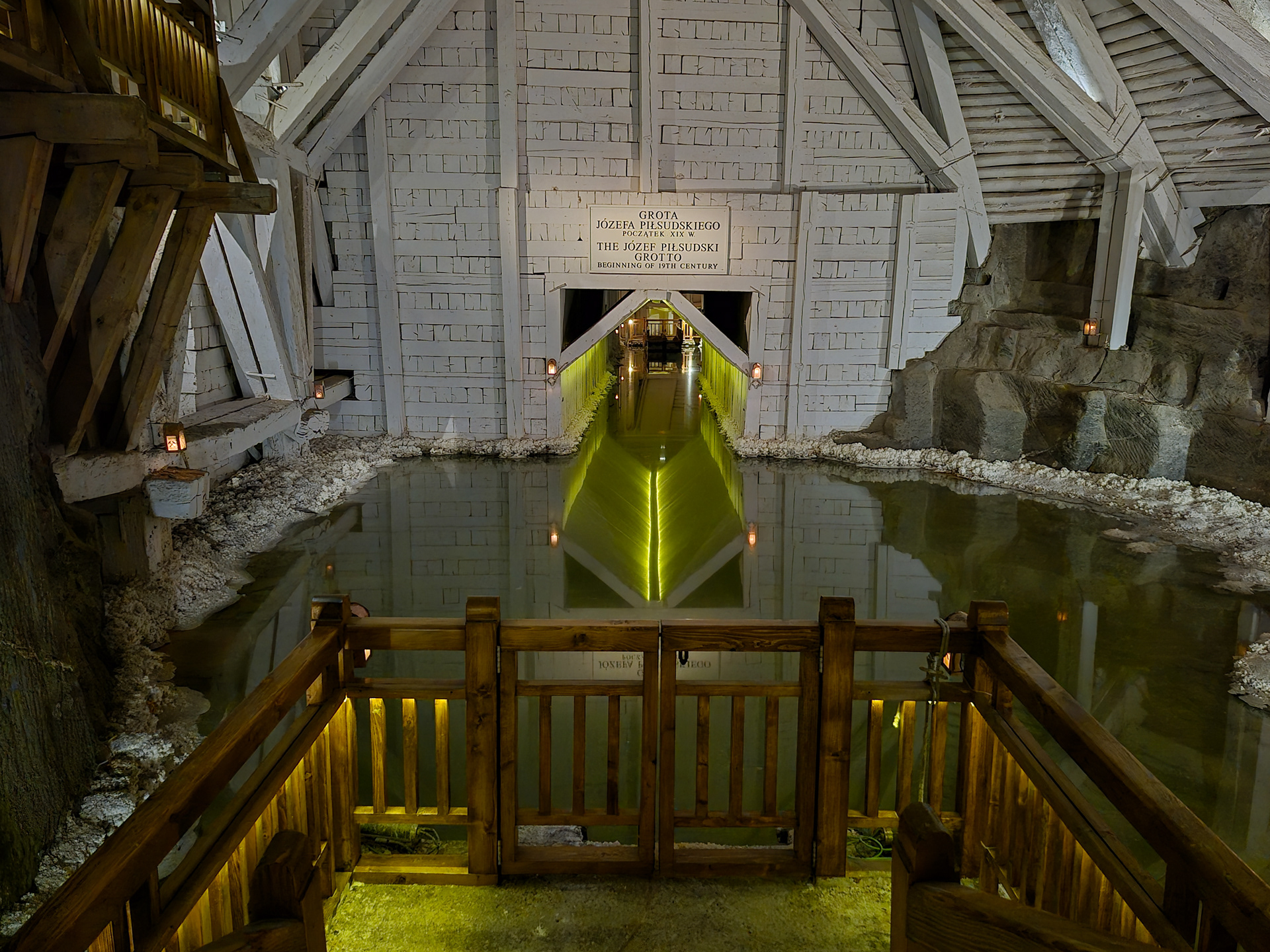 The salt grotto. The mine organisation has abandoned boat rides through it.