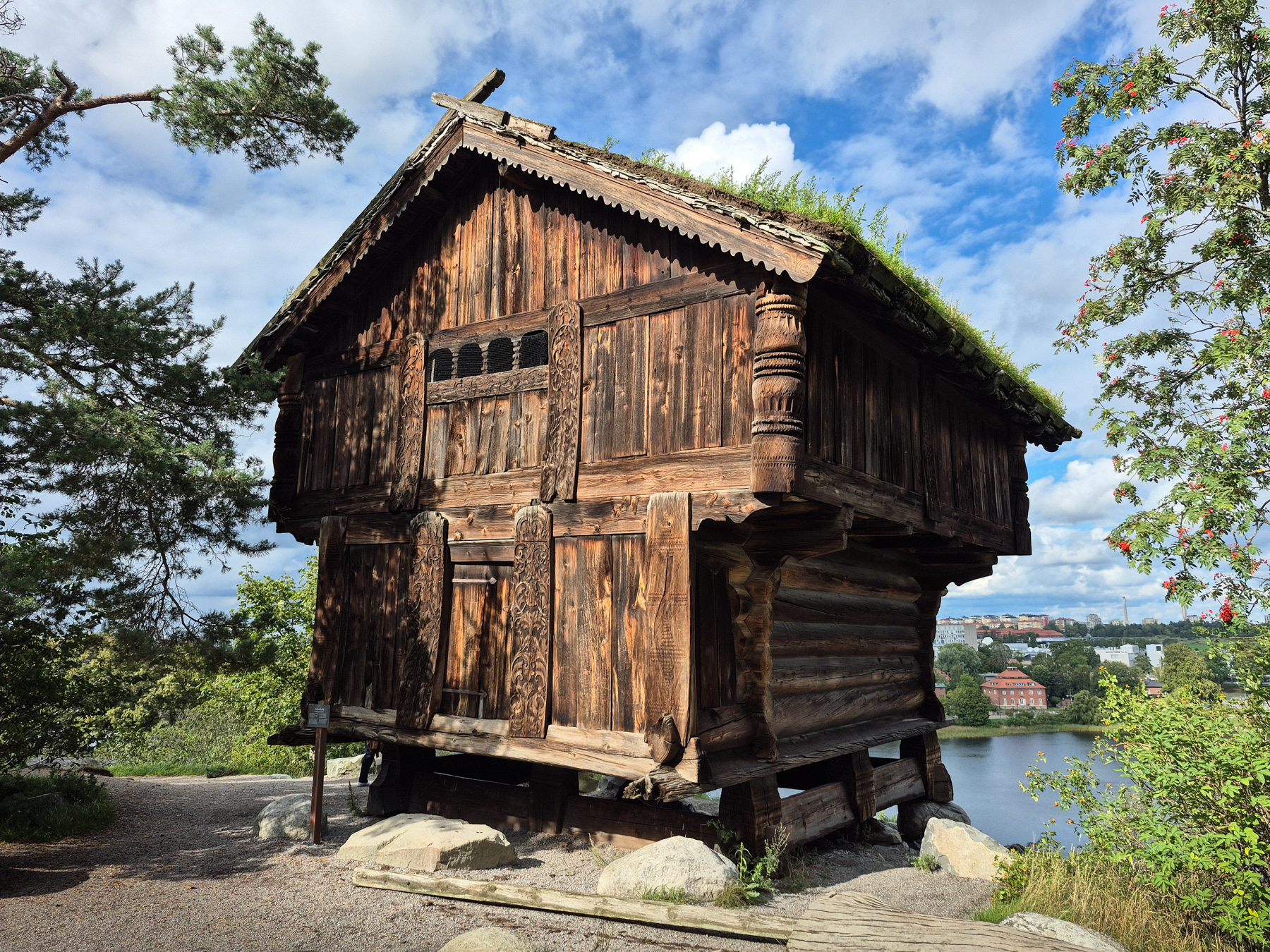 Vastveitloftet, Skansen's only non-Swedish building. It dates back to the 1300s. The so-called Loftsboden was decorated in 1700s. The building's original location was the Telemark region in Norway.
