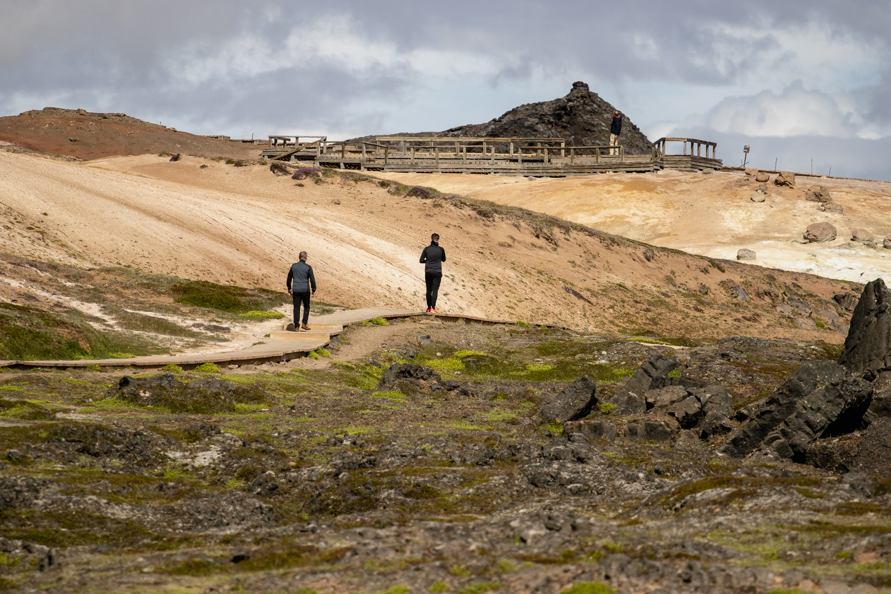 Hiking through the Leirhnjúkur crater, July 2025