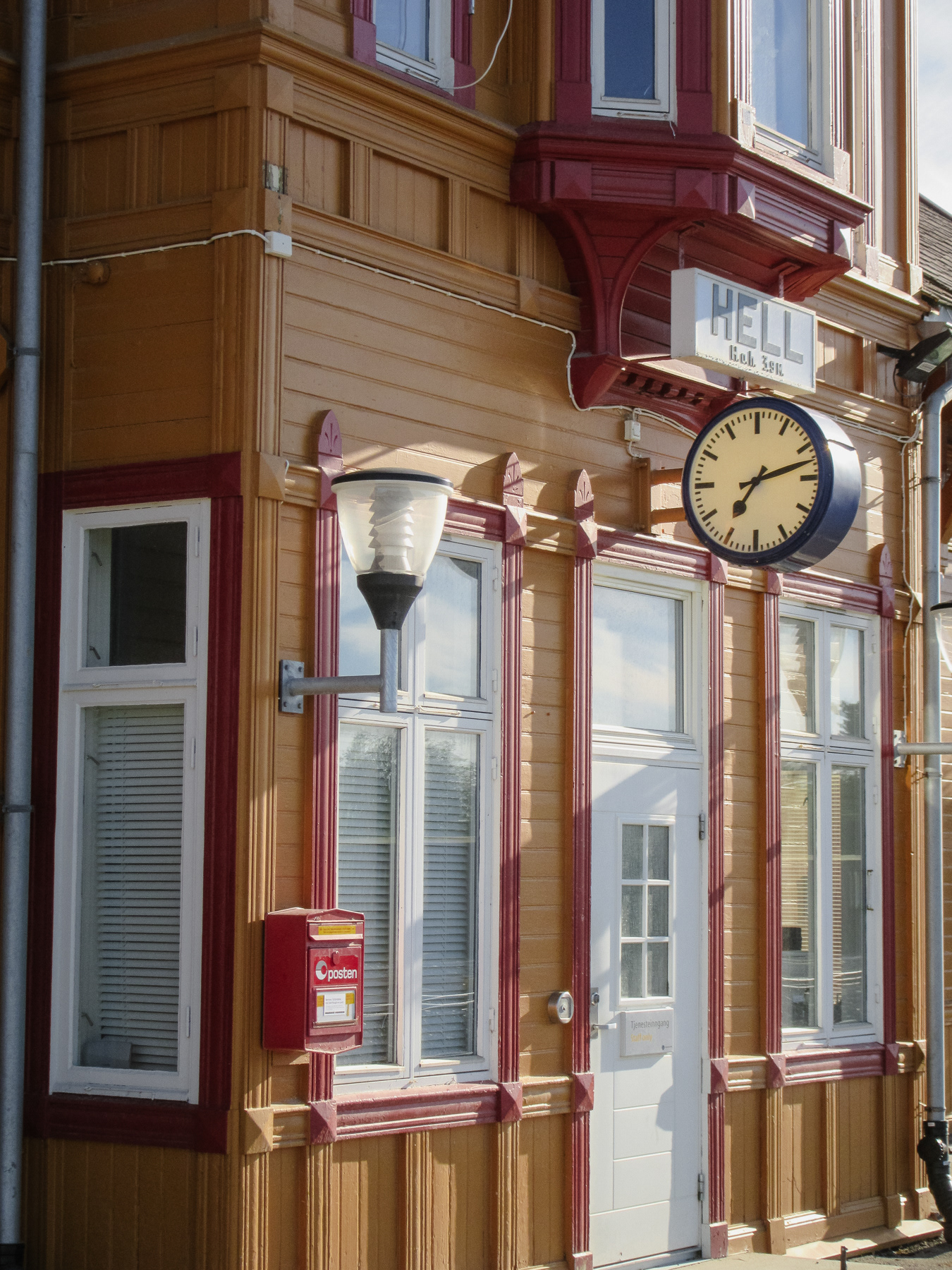 The station building of Hell dates back to the year 1902.