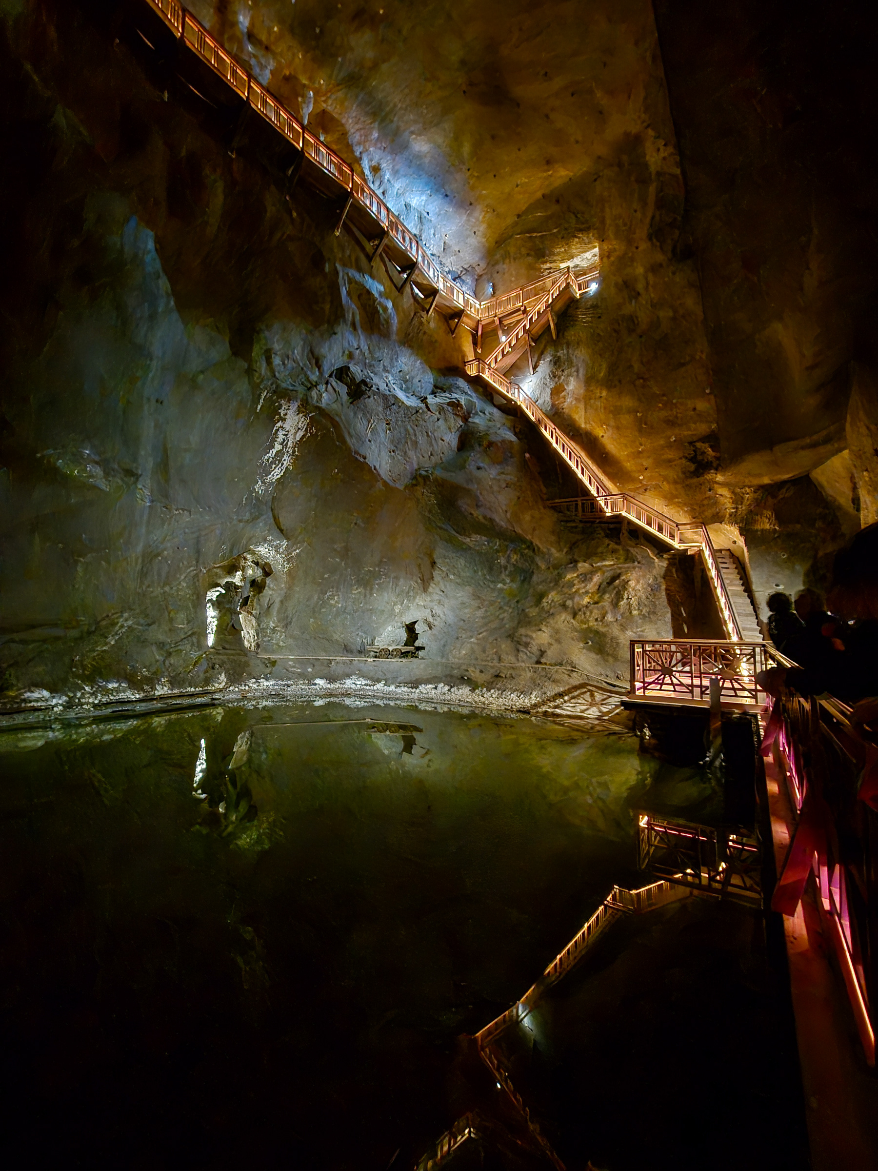 The second underground salt lake.