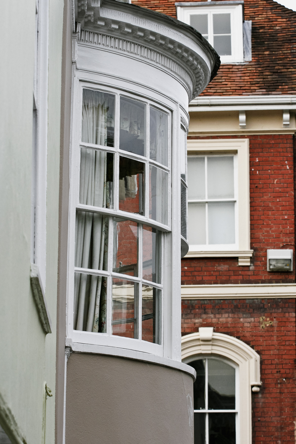 A nice bay window at College Street.