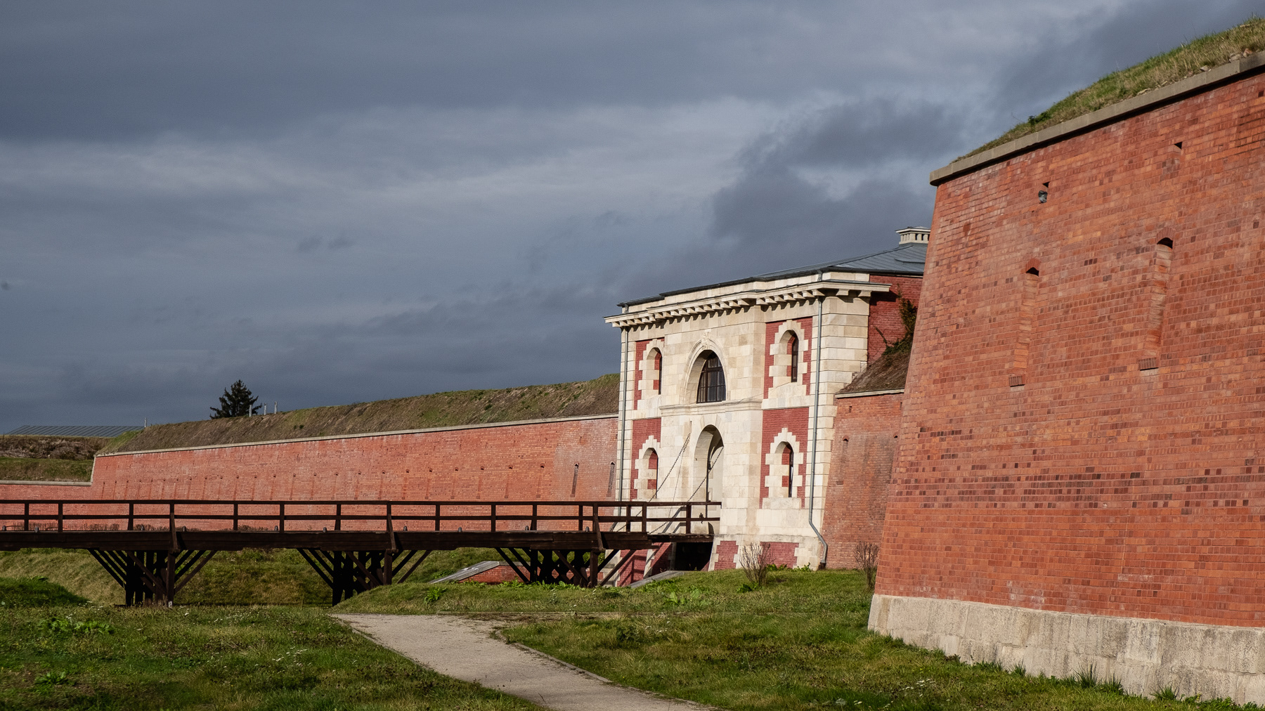 The city gate and bridge of the walled-in old town of Zamość.