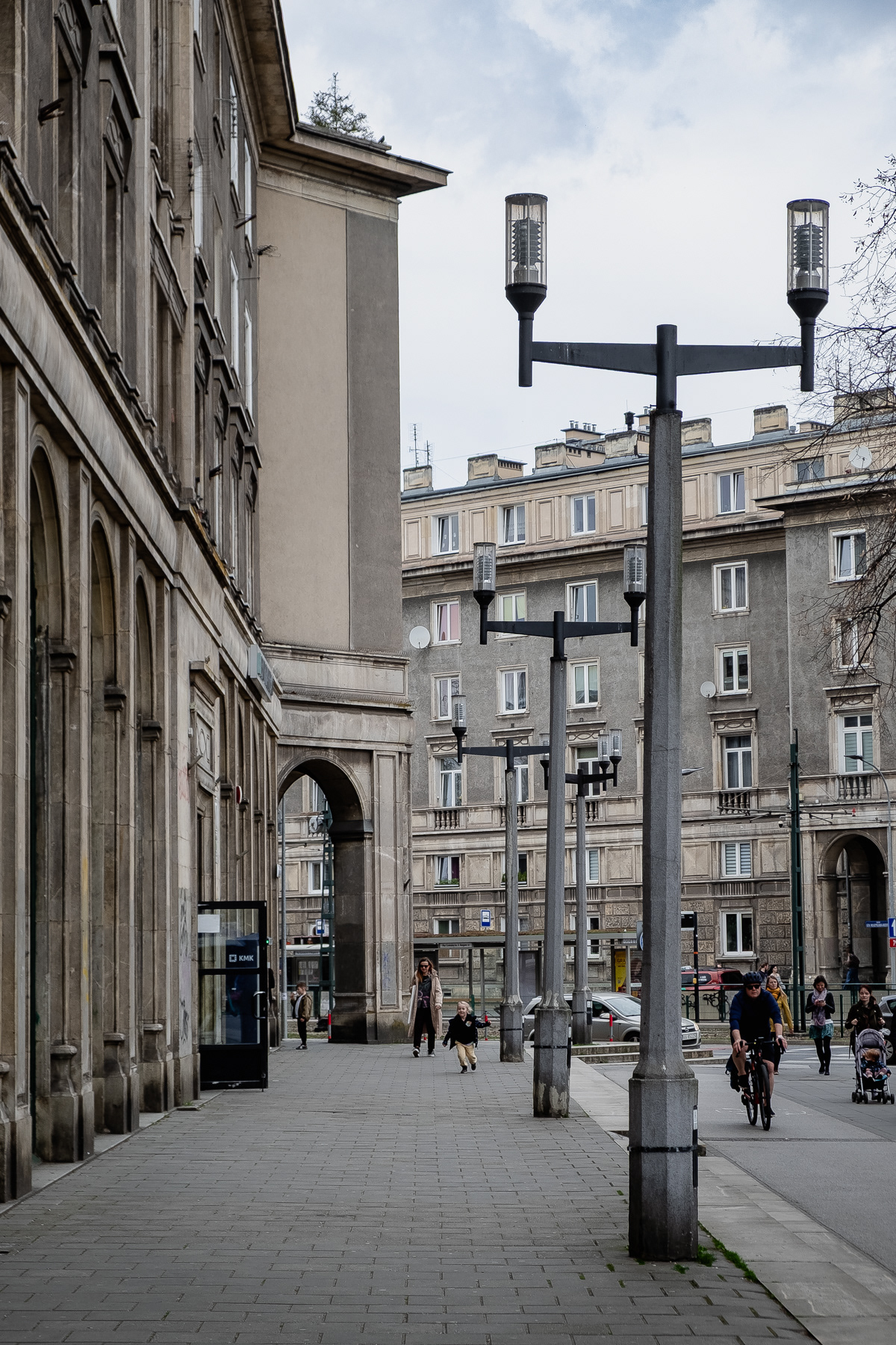 A mixed taste of Paris and Berlin at Reagan Square (Plac Centralny im. R.Reagana).