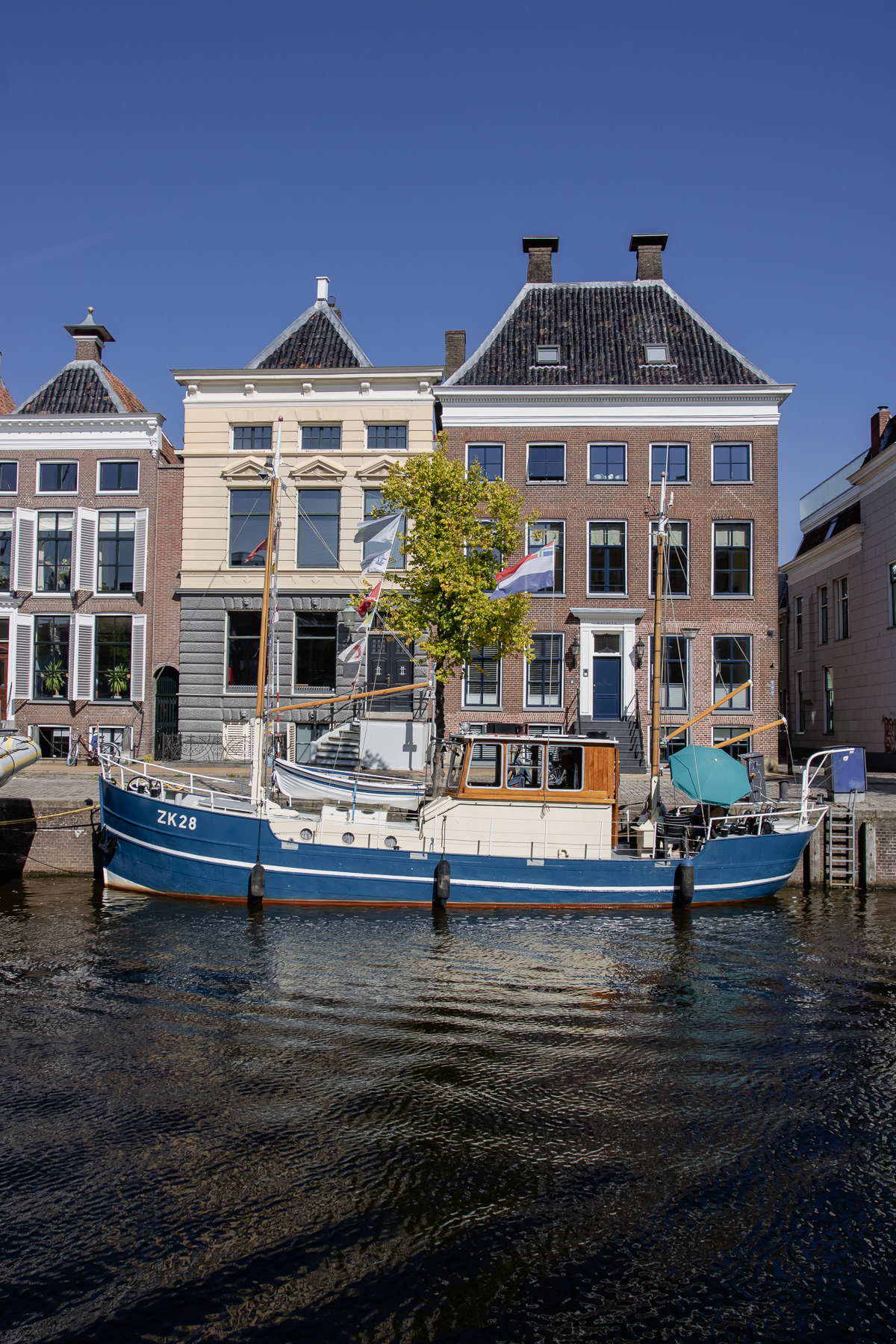 Small boat in the centre canal in 2024