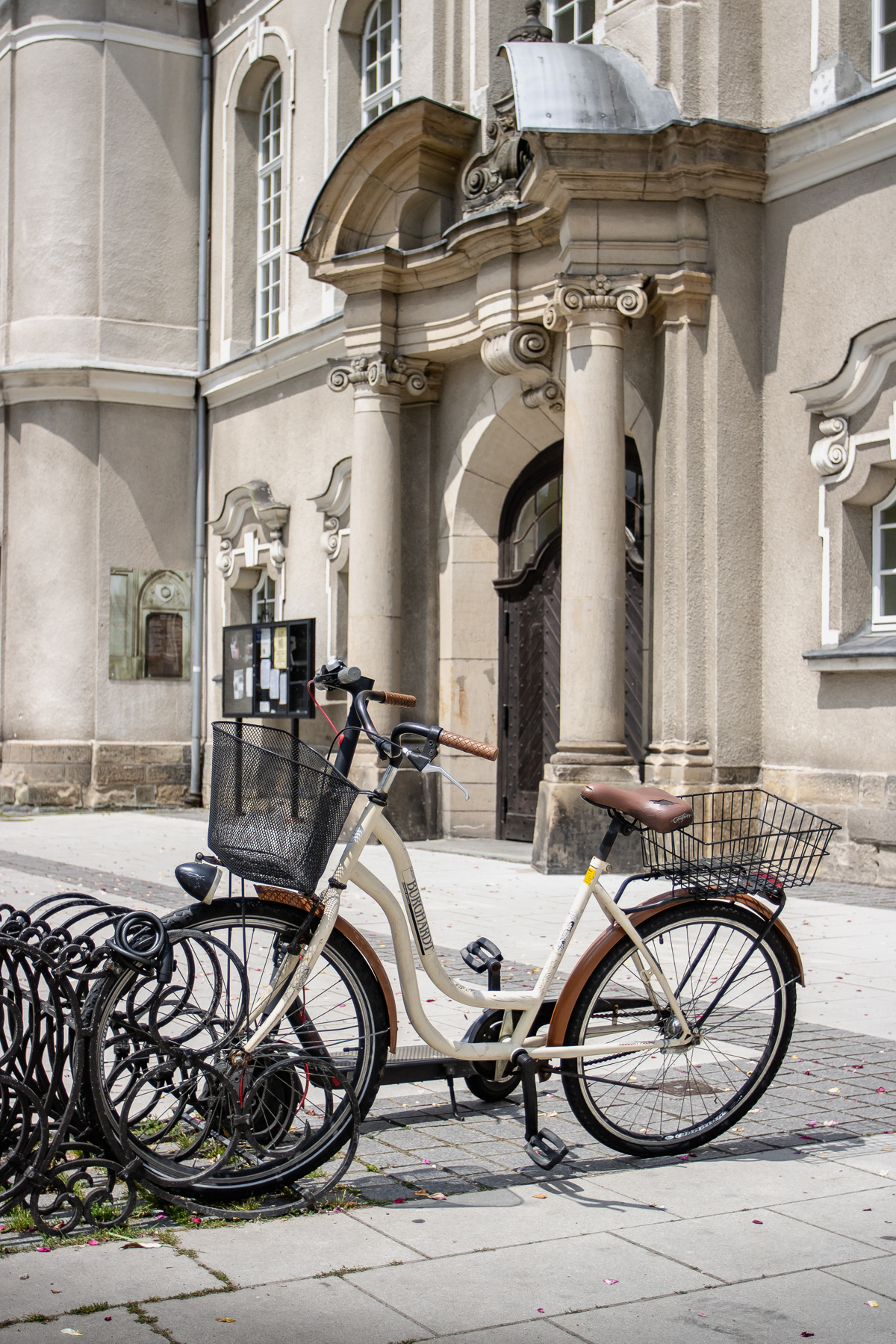 Bicycle in front of the Lutherian church at the main square.