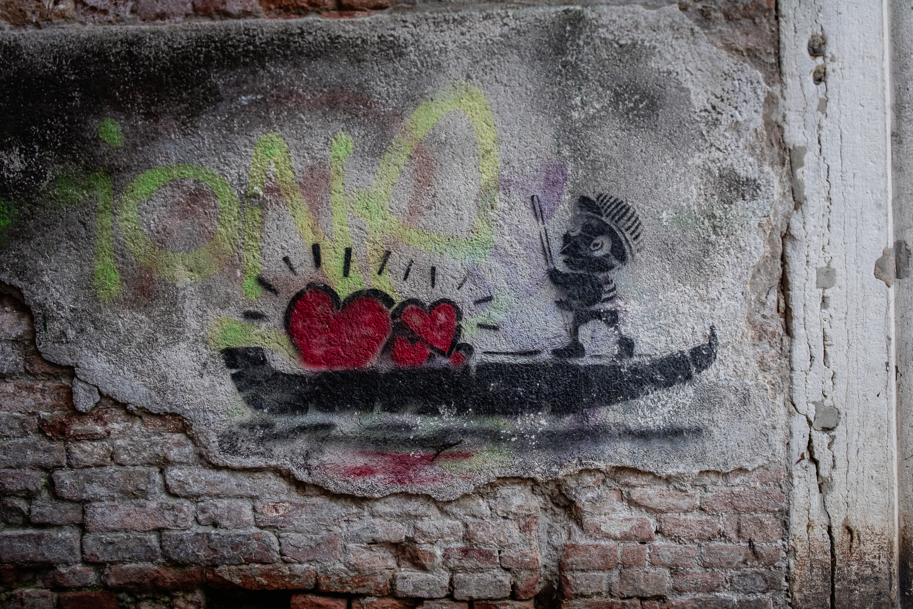Wall art of a heart-filled gondola.