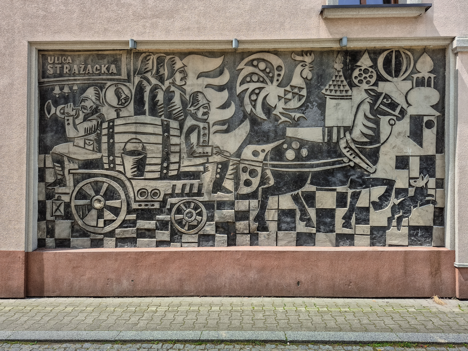 Wall art at a corner of the main square.
