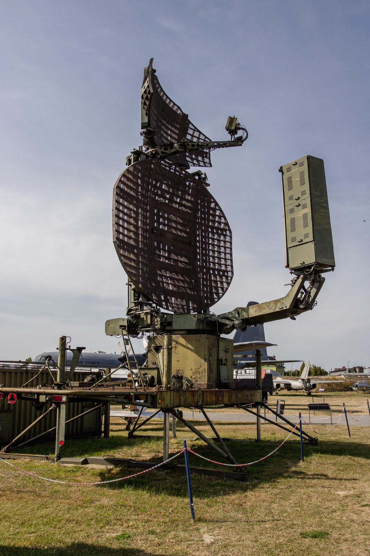 NUR-11 "Beata" radar installation.