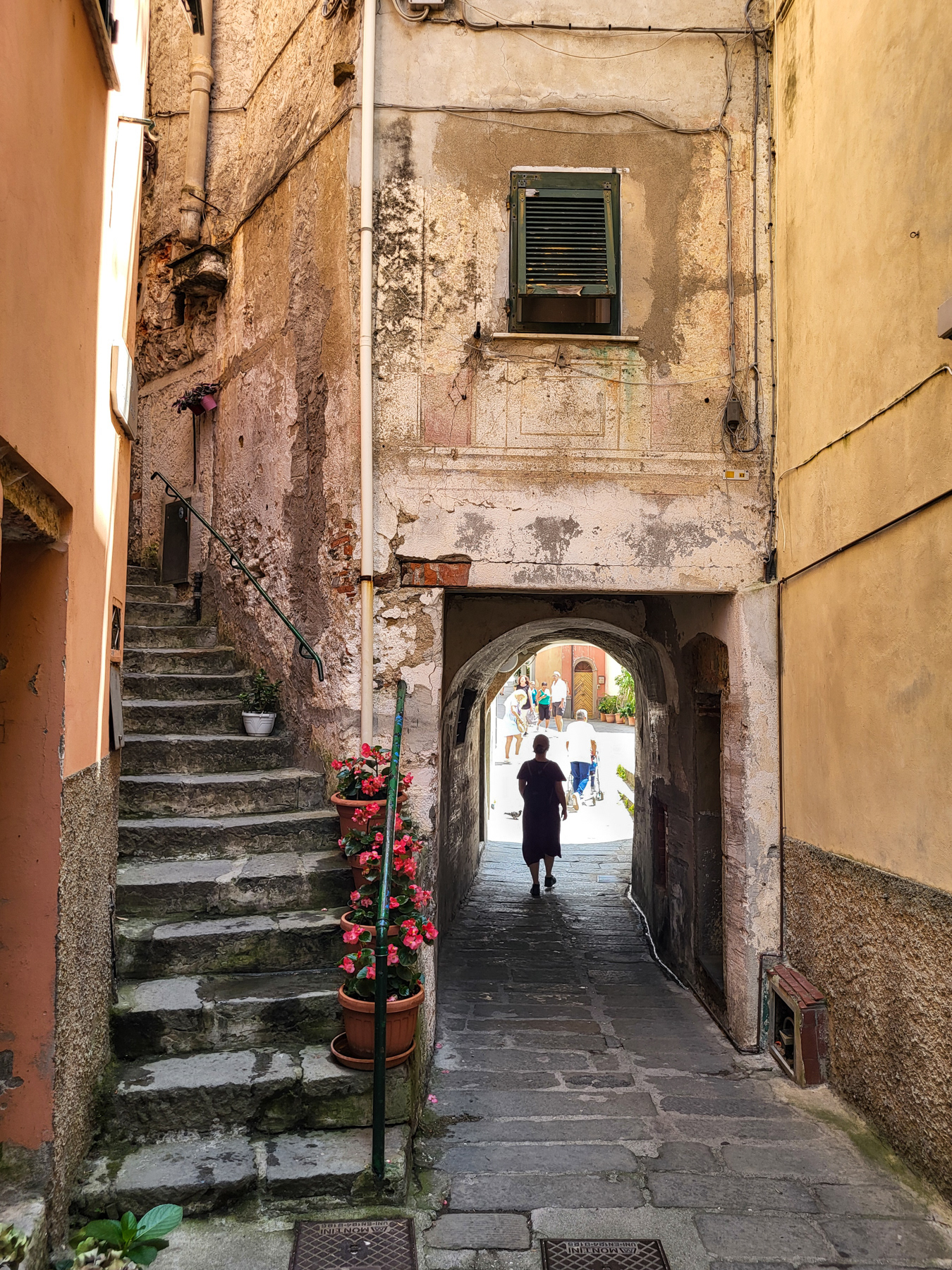 Sidestreets further up the hill.