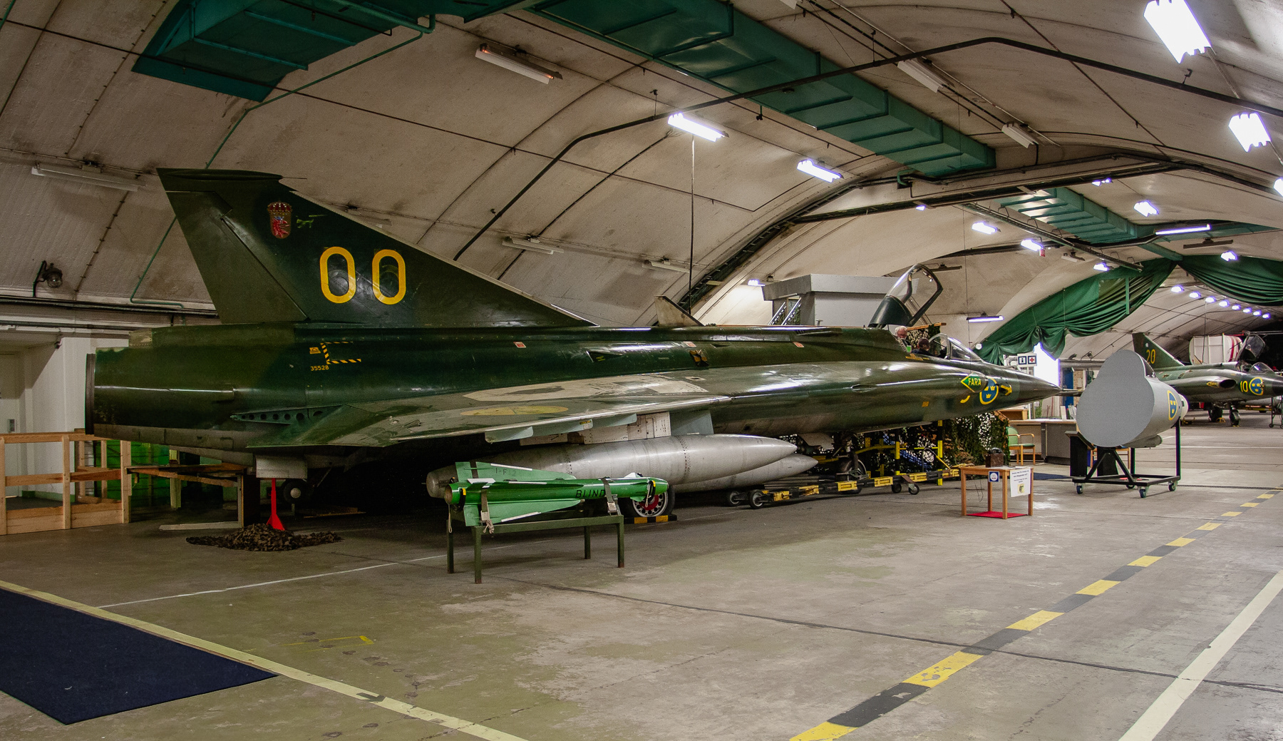 Aeroseum, Göteborg-Save, Sweden. Saab J 35F Draken with tail no. 00.