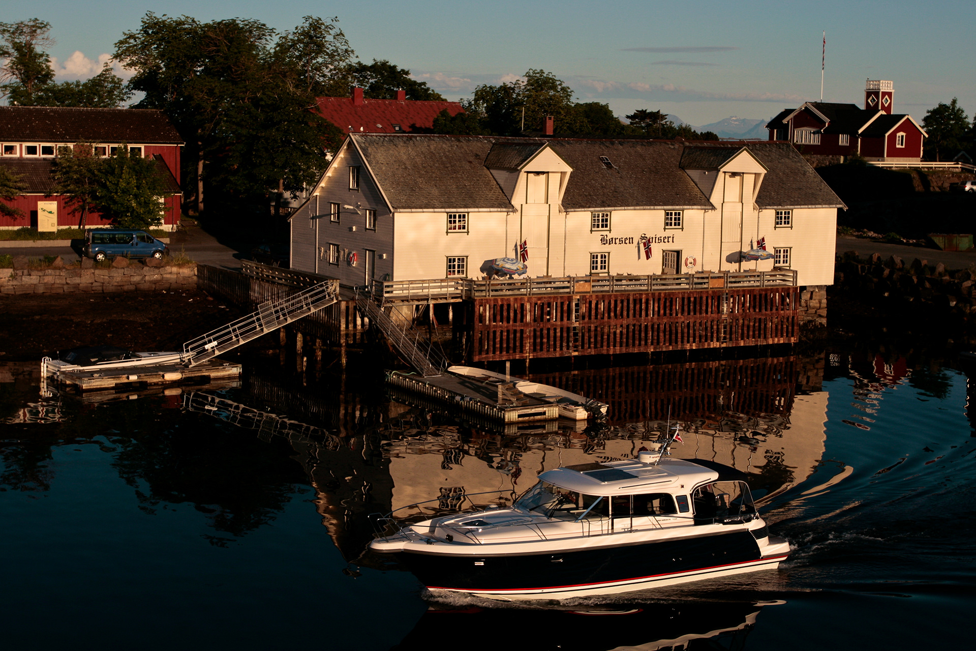 The restaurant Børsen Spiseri in Svolvaer, July 2007
