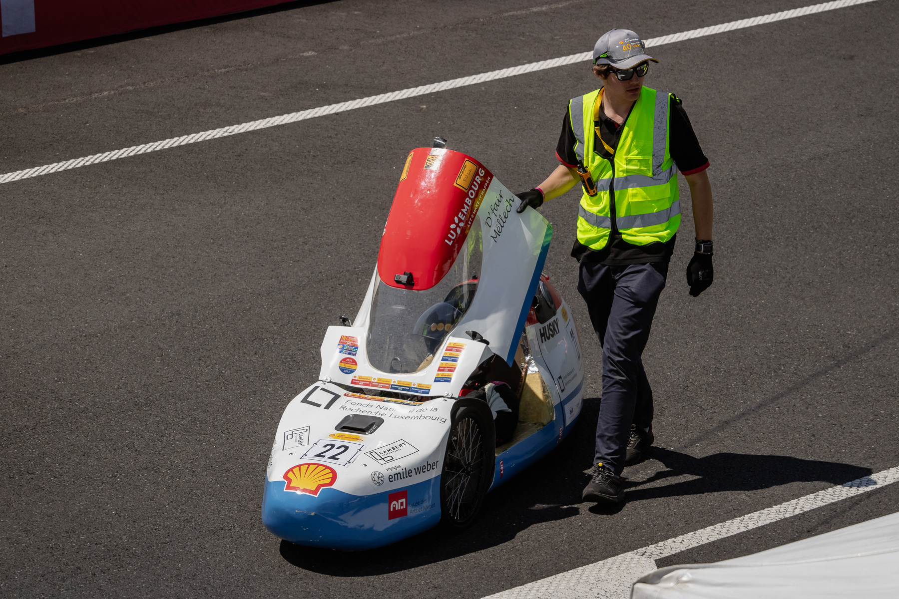 A prototype being pushed back to the pit.