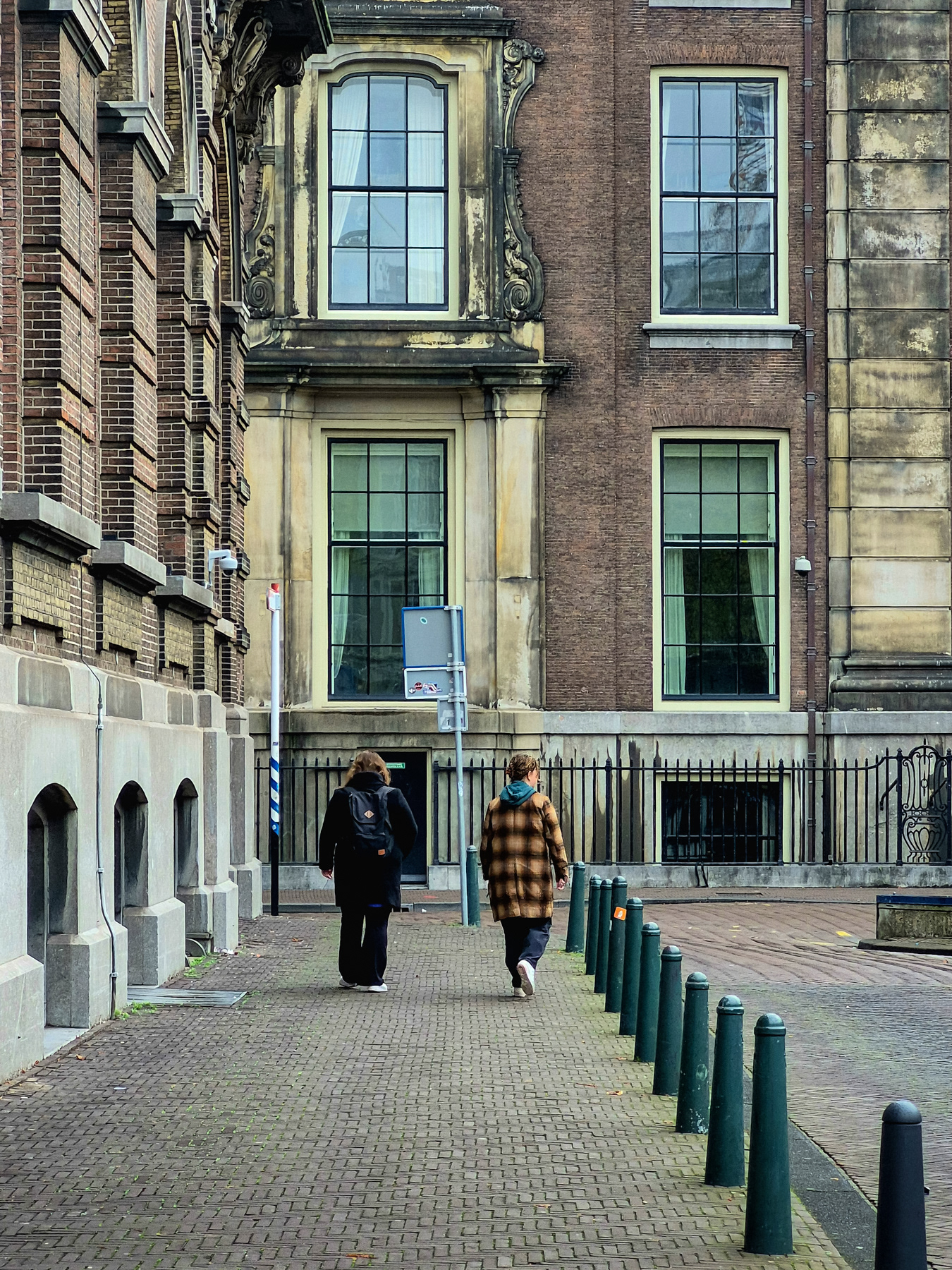 Plein ("Square"), October 2025.