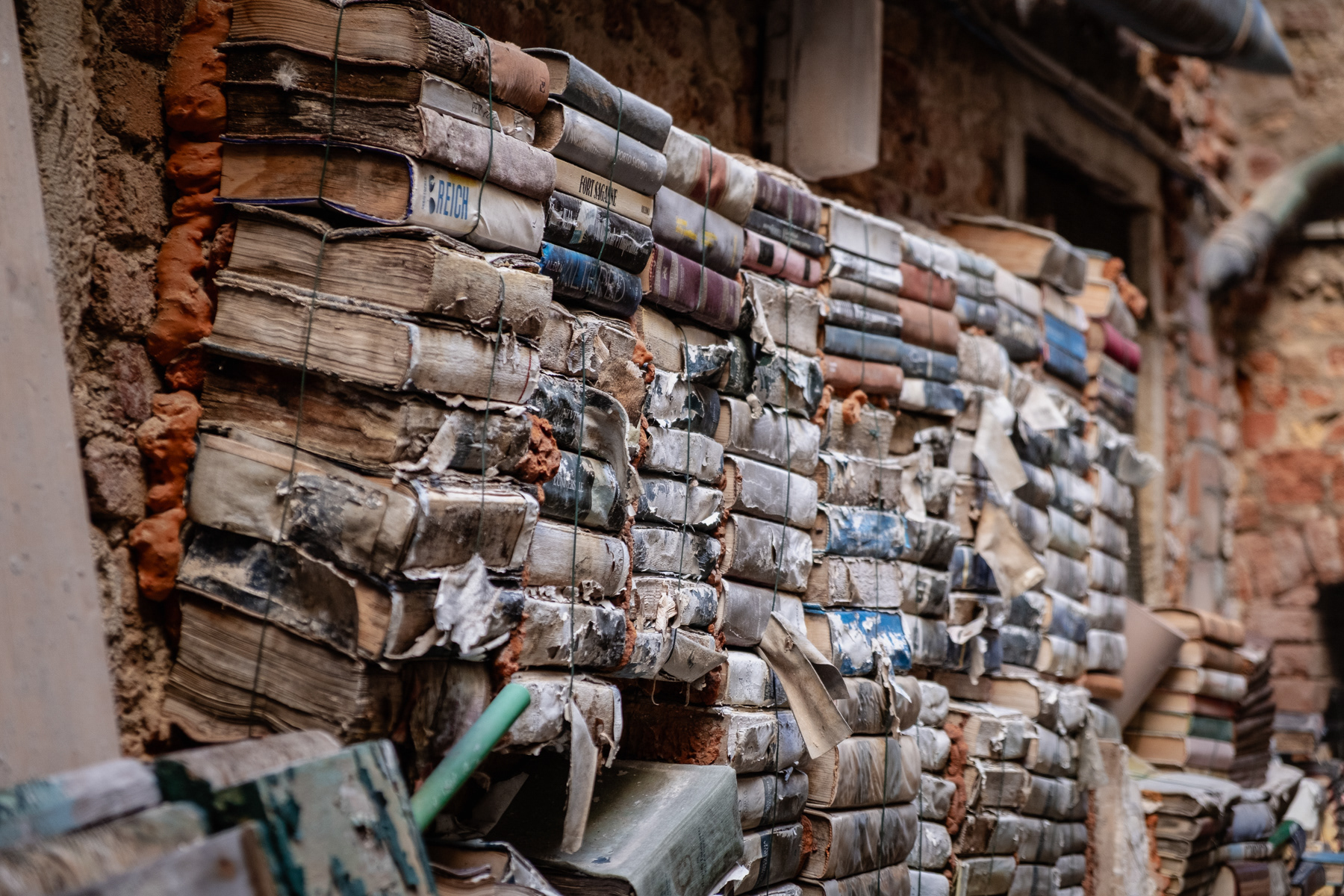 The book shop Libreria Acqua Alto, July 2023.