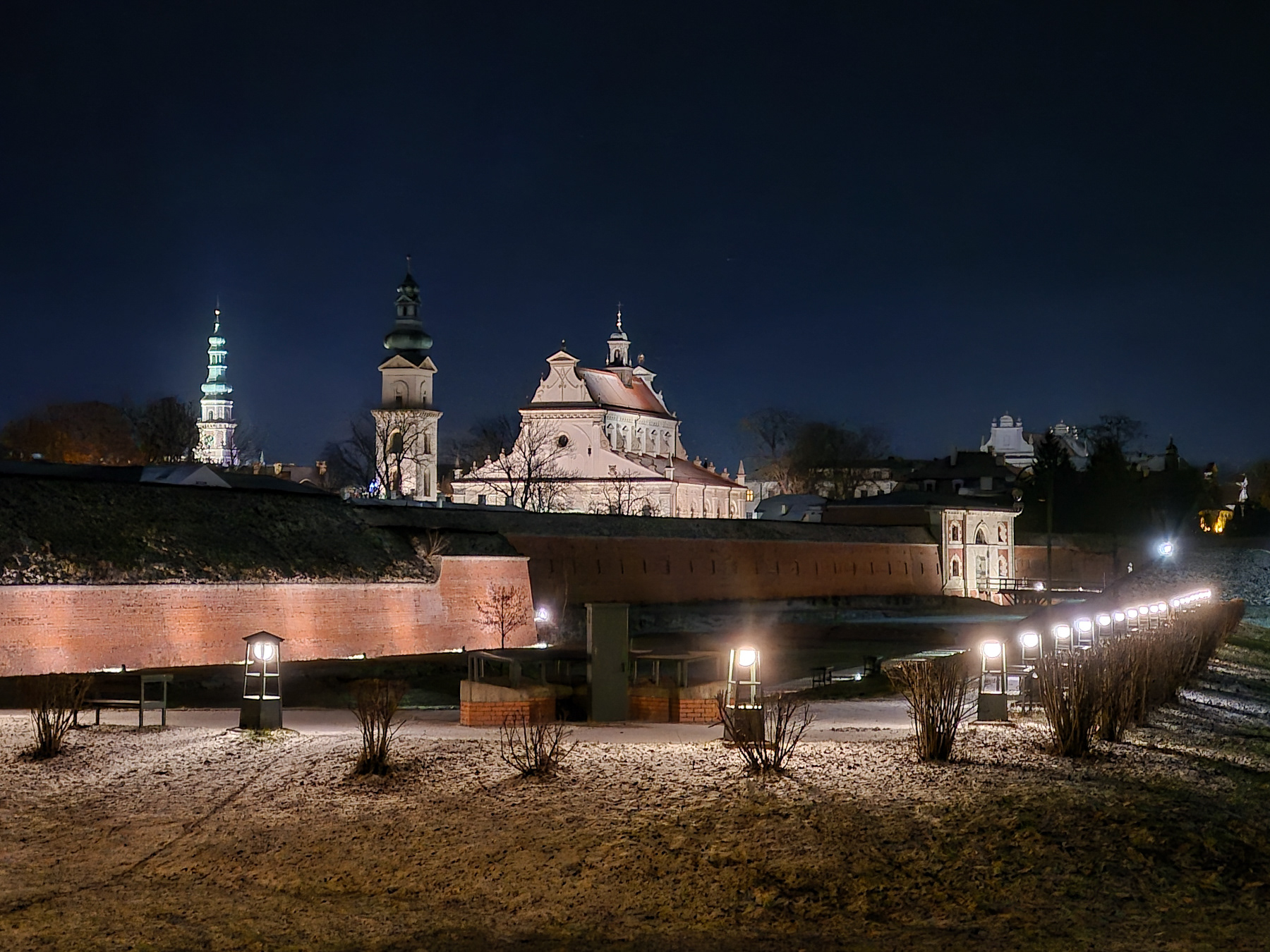 The wall-in old town of Zamość, Christmas Eve 2025