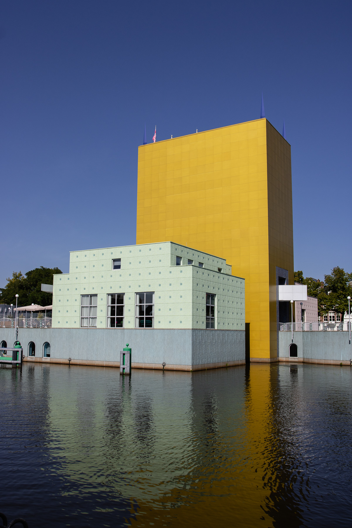 Located in a pond, the Groninger Museum is a contemporary castle of modern art