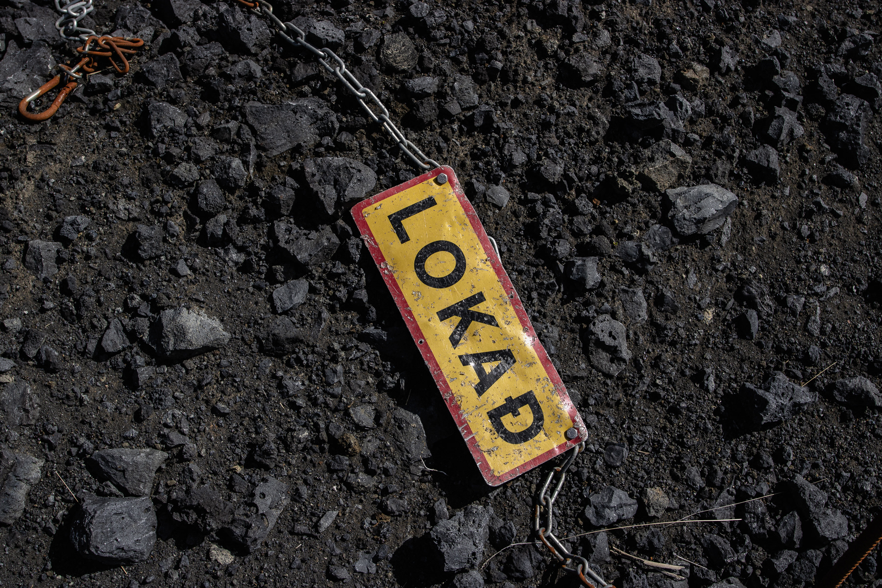 The "Closed" sign has fallen down.