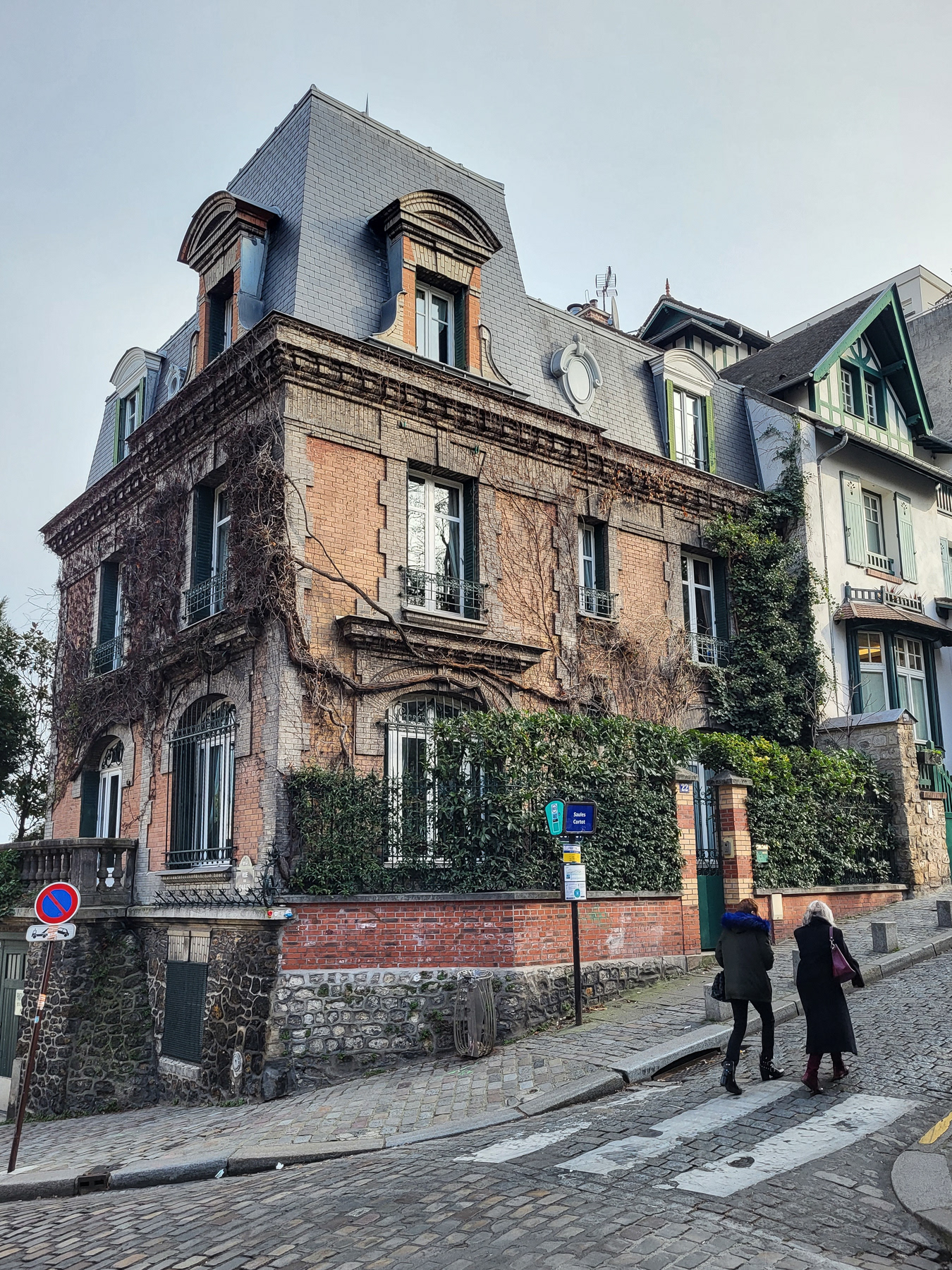 Rue Cortot, March 2023.