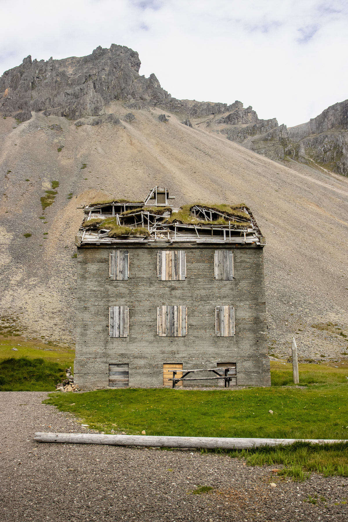 An abandoned house.
