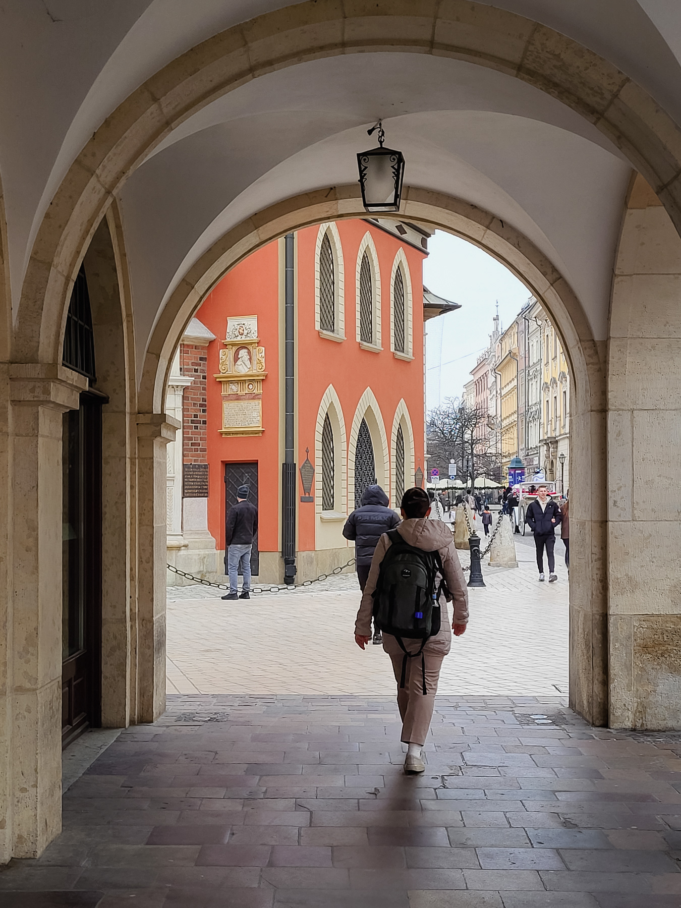 Walk-through from Mały Rynek (Little Square) to Plac Mariacki (Mariacki Square)