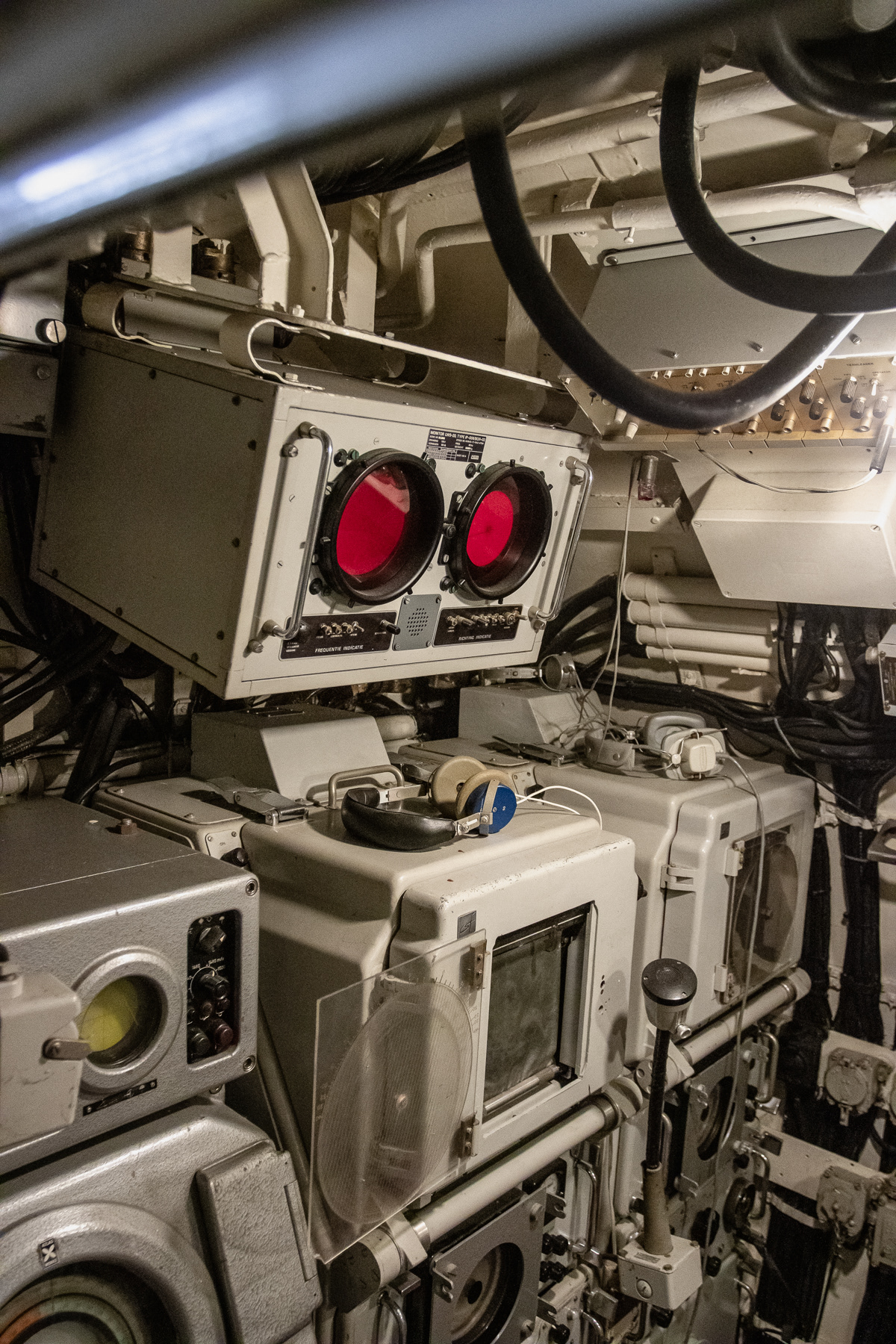 Various electronic systems in the control room of the Tonijn