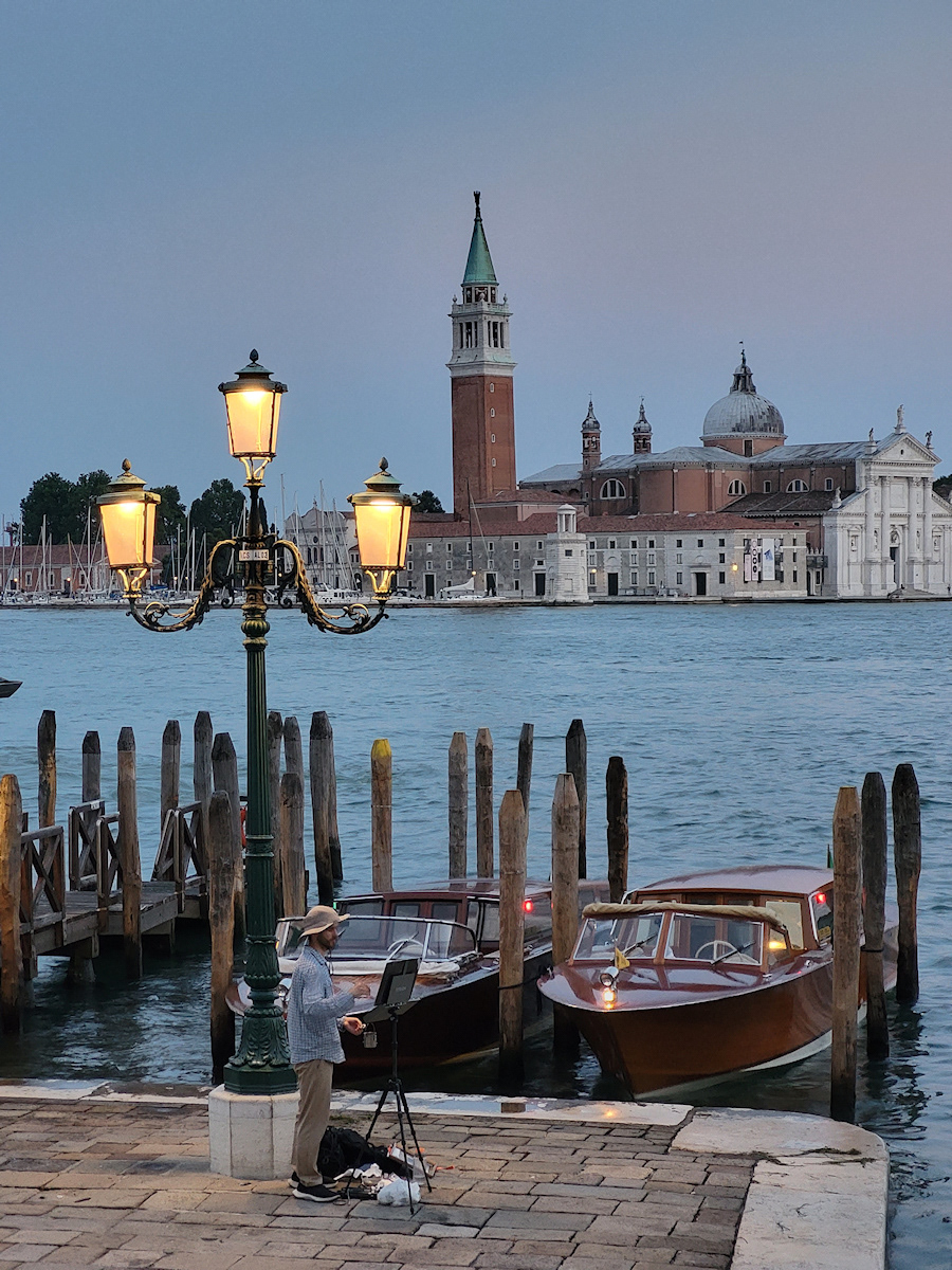 At Canal Grande, facing the Church of San Giorgio Maggiore