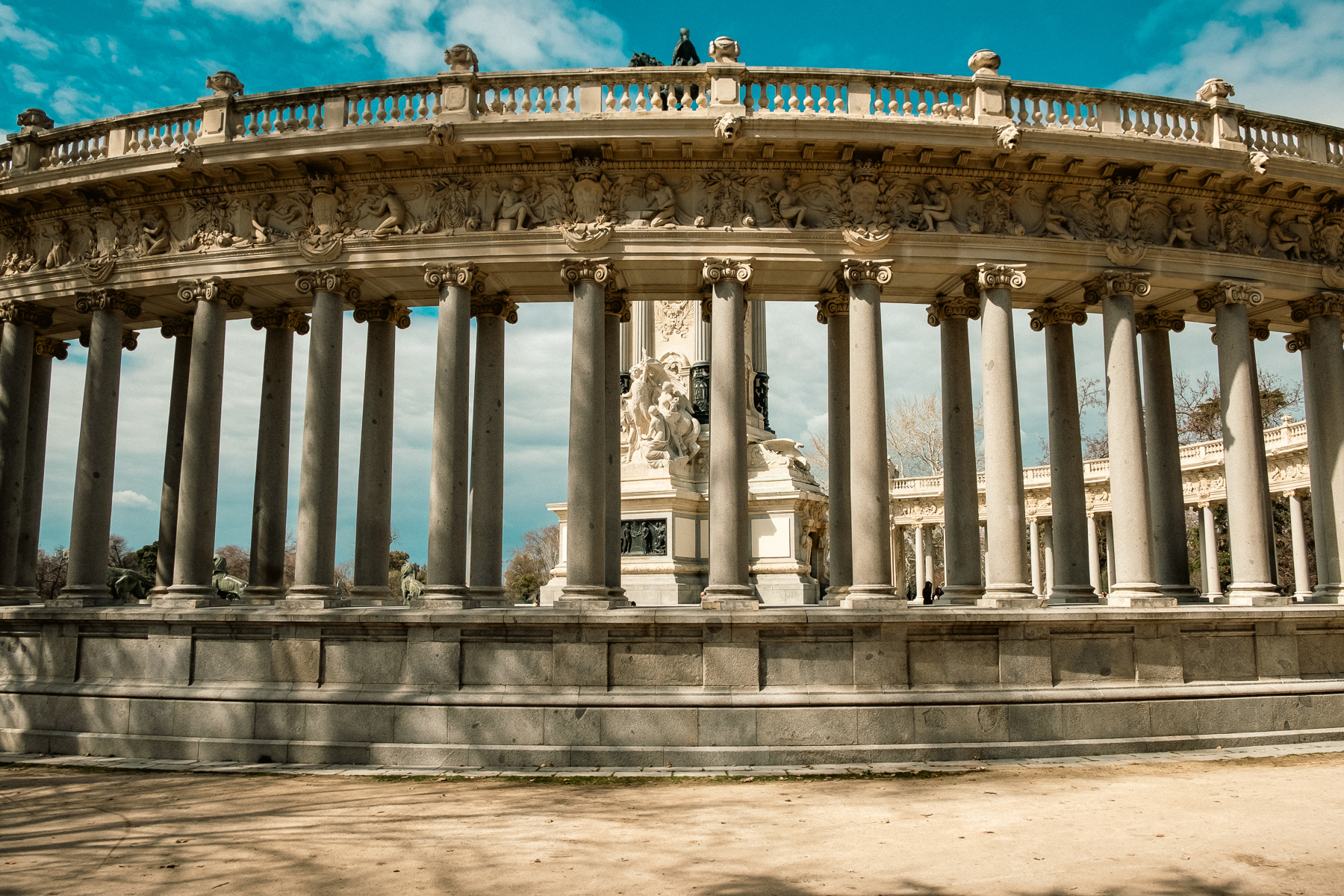 Different views on the Monument to Alfonso XII