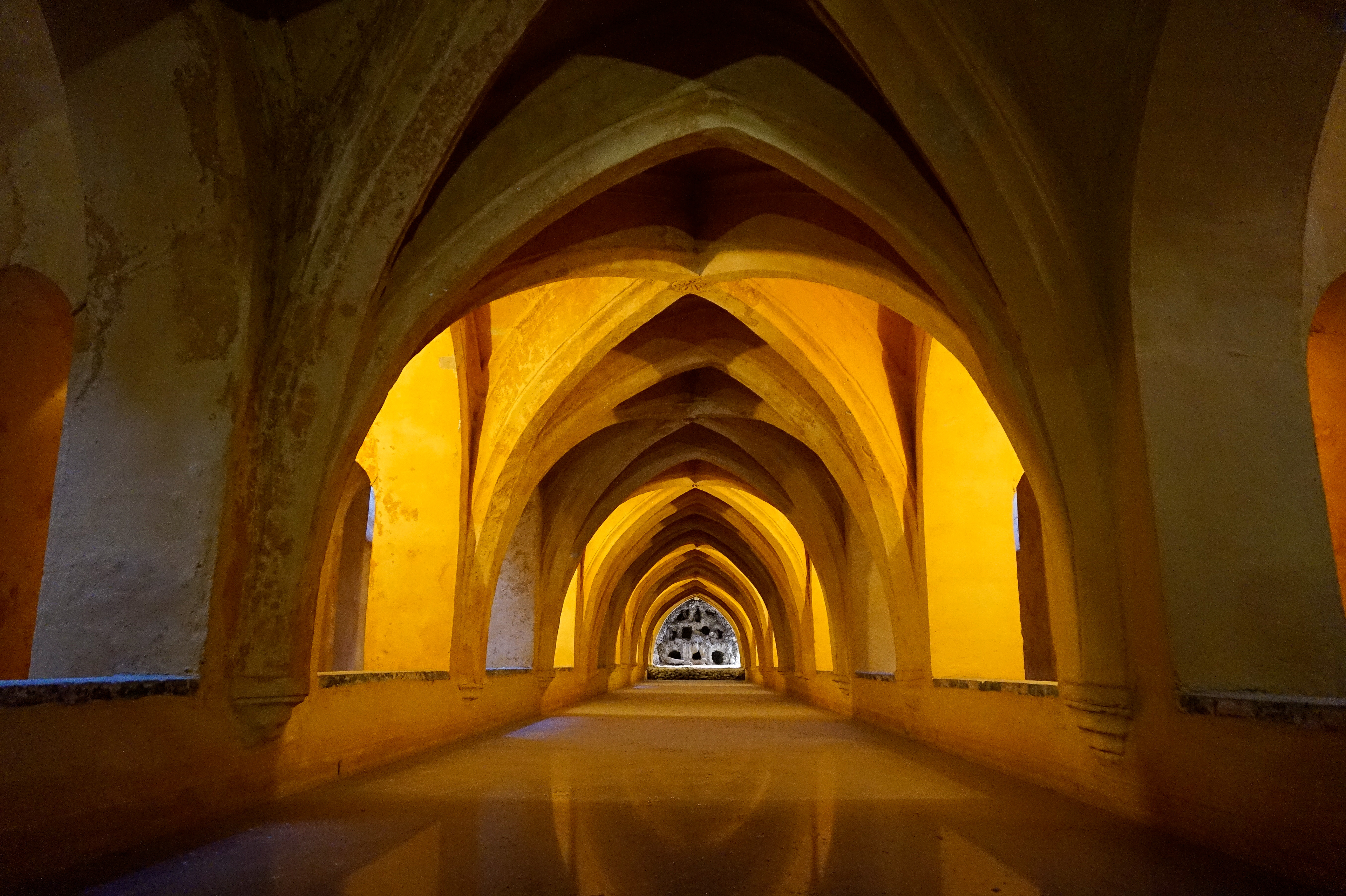 The swimming pool of the maitresse of the king of past times in the Alcázar of Sevilla, February 2018.