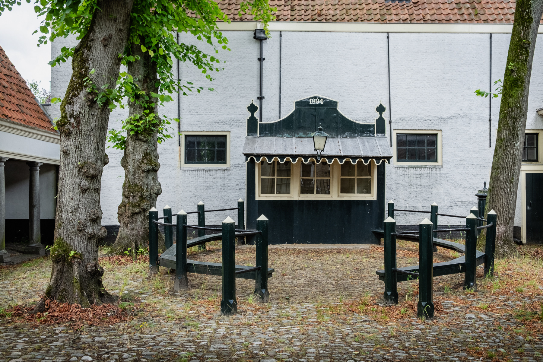 Saint Jacobs Court (Sintjacobshofje), August 2023.