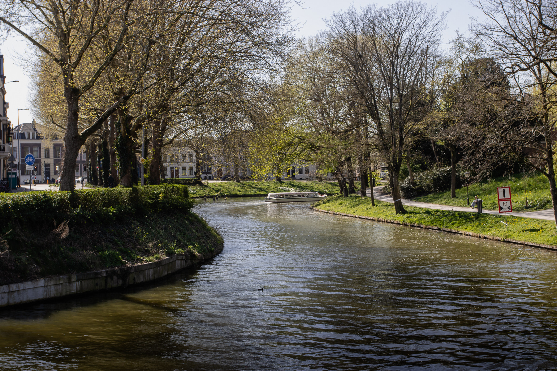 Canal cruise boat on the Stadsbuitengracht.