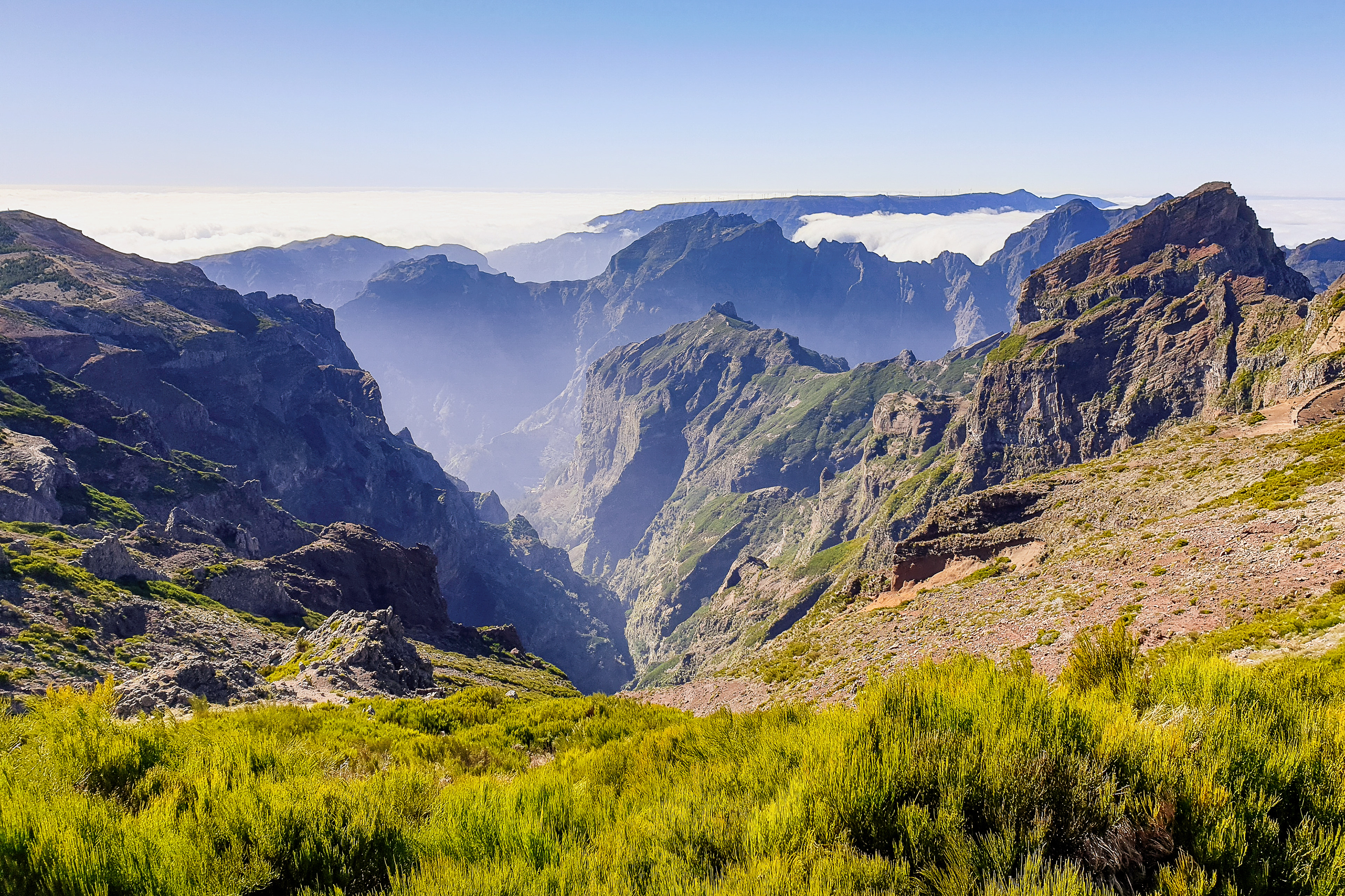 View west from Pico do Areiro.
