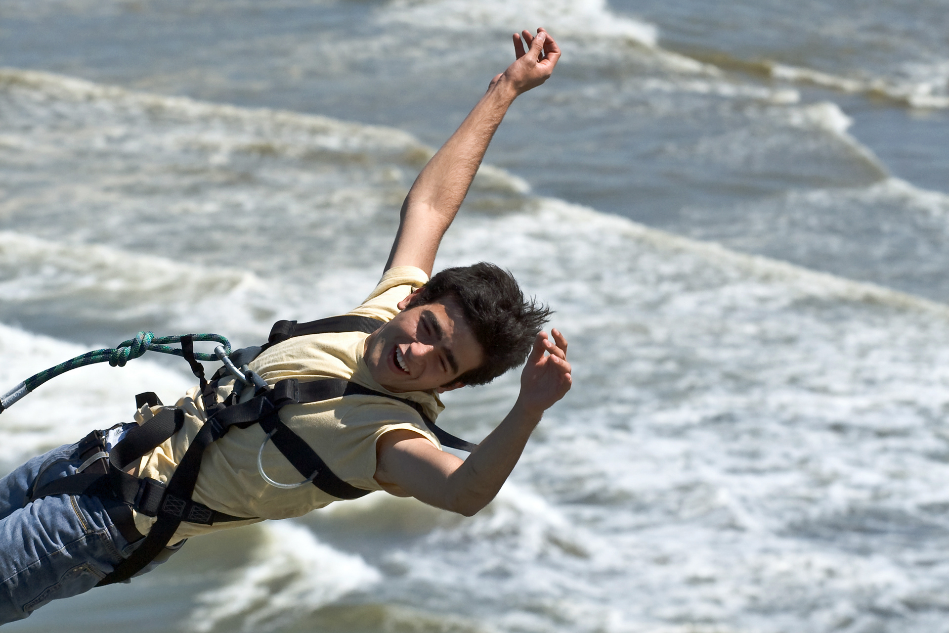 Bungee jumping from the Pier of Scheveningen, July 2009.