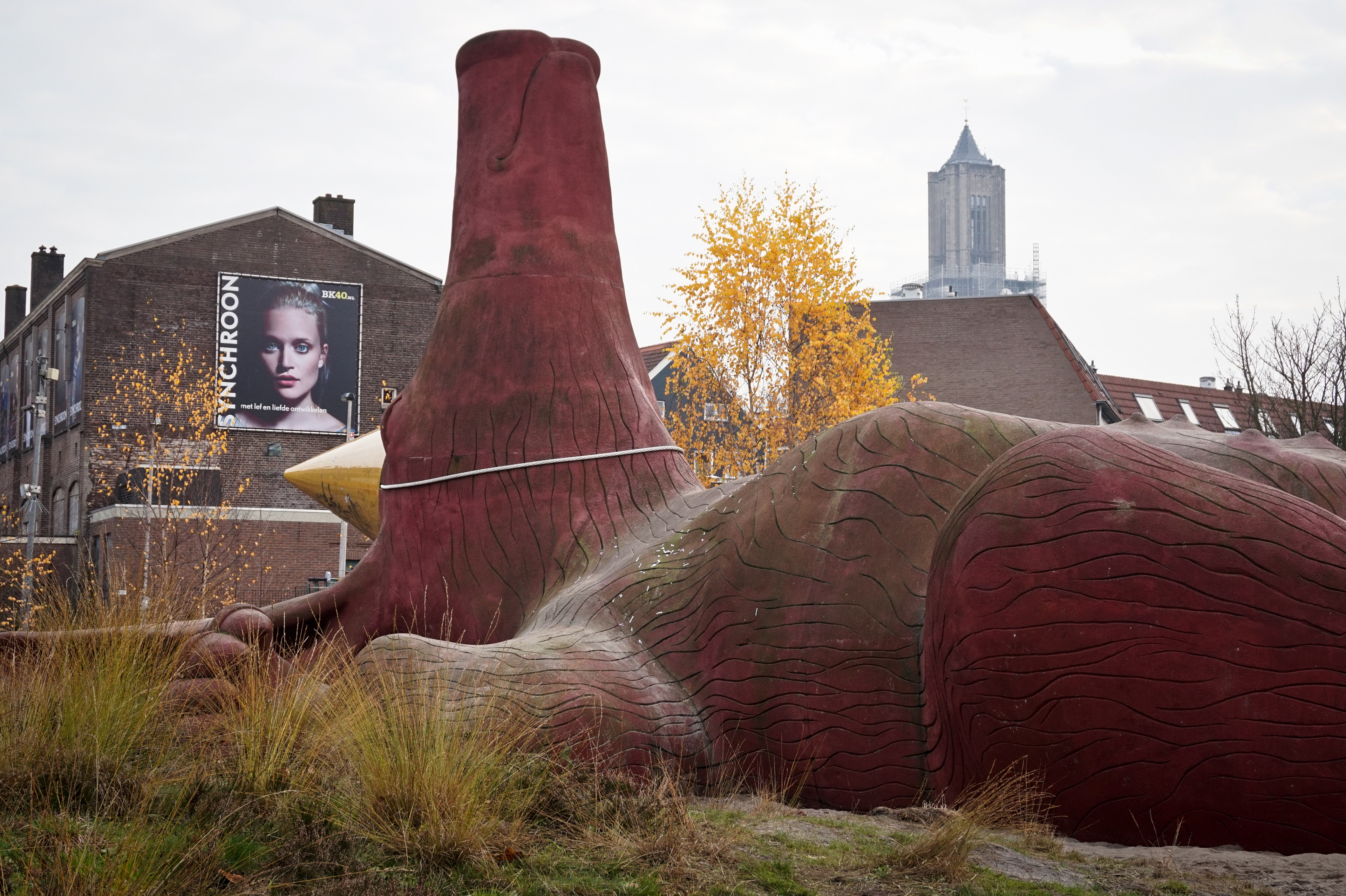 The Party Aardvark in the Arnhem innercity, an giant artwork