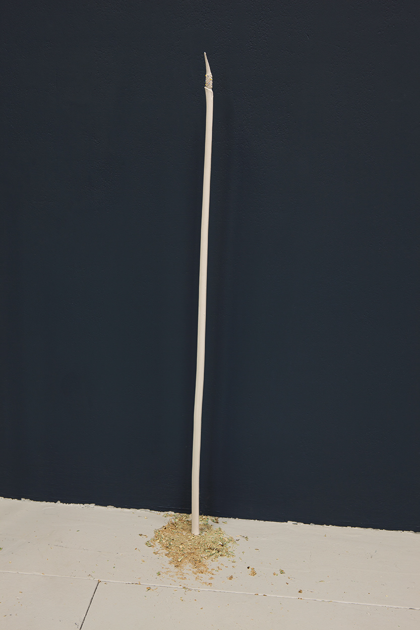 Detail: Down to the ground., Ceramics, clay, sawdust, make-up, dimensions variable