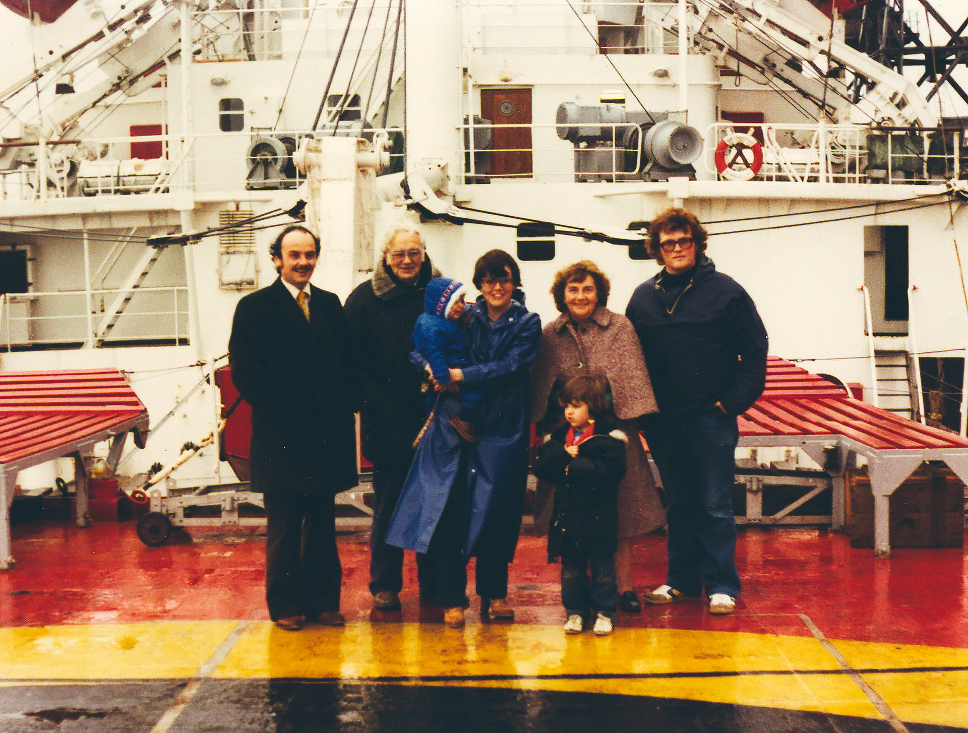 My family borother sister, her children, mum and her brother uncle Geoff