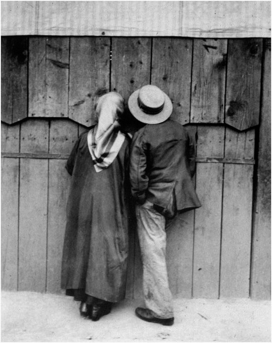 Looking at the circus, Budapest,1920