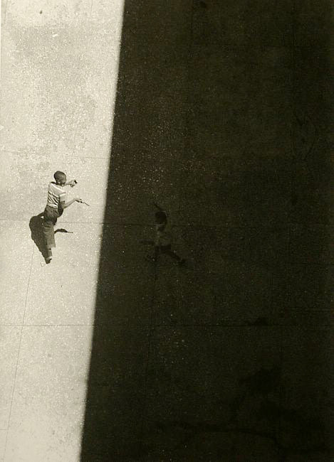 και πως τα δύο ισορροπούν.