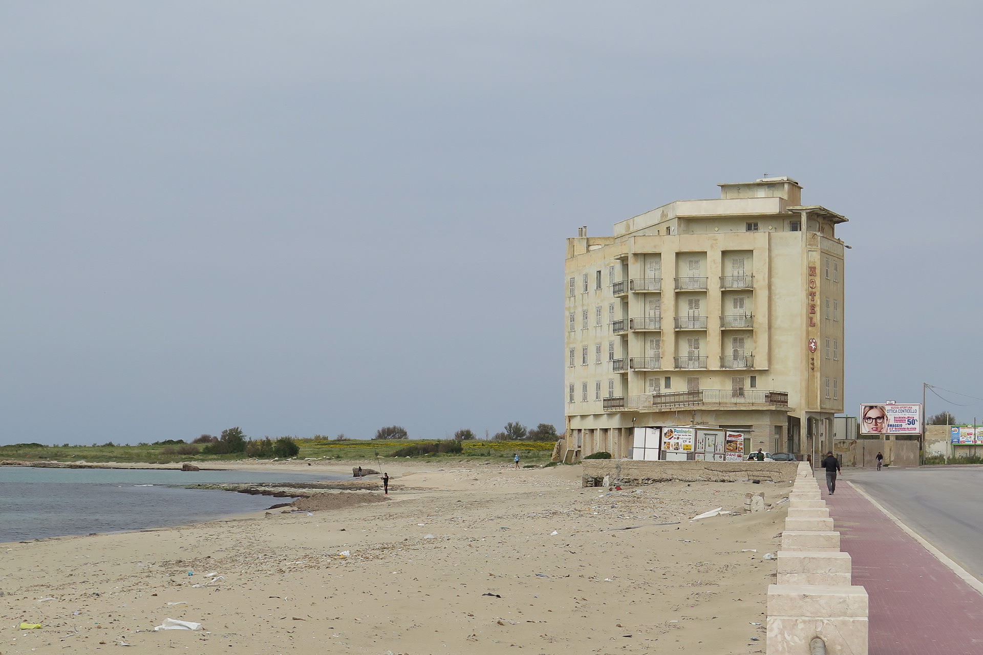 Hôtel abandonné à Trapani, Sicile.