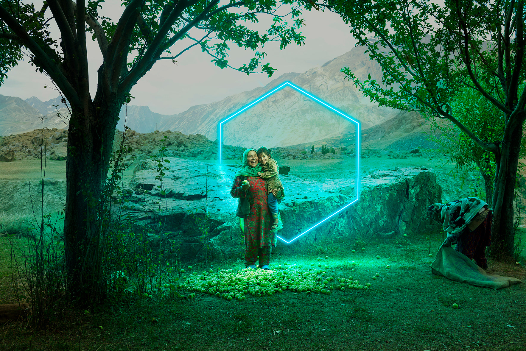 PERSONAL - APPLE WOMAN