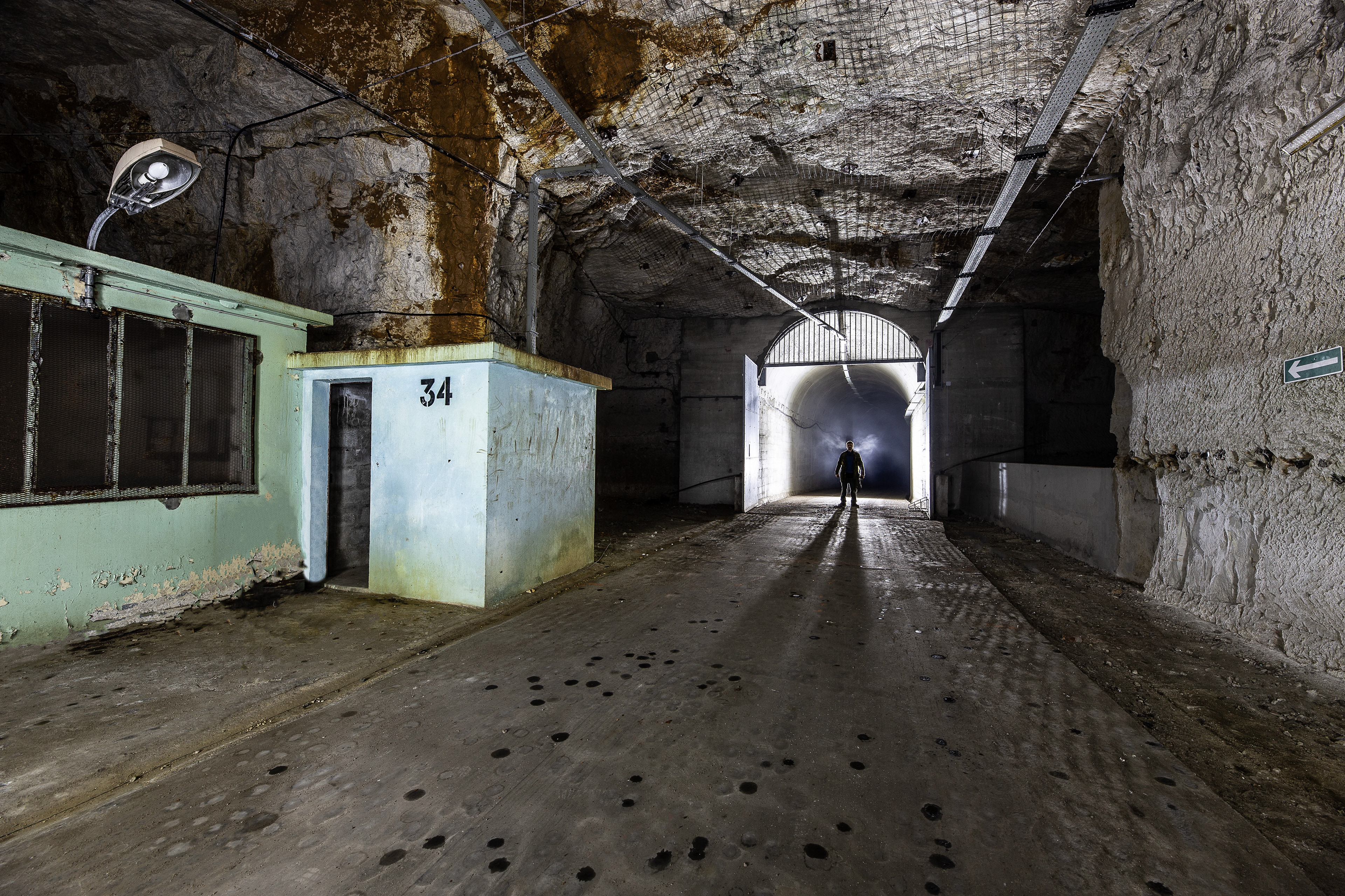 Guérite et tunnel militaire
