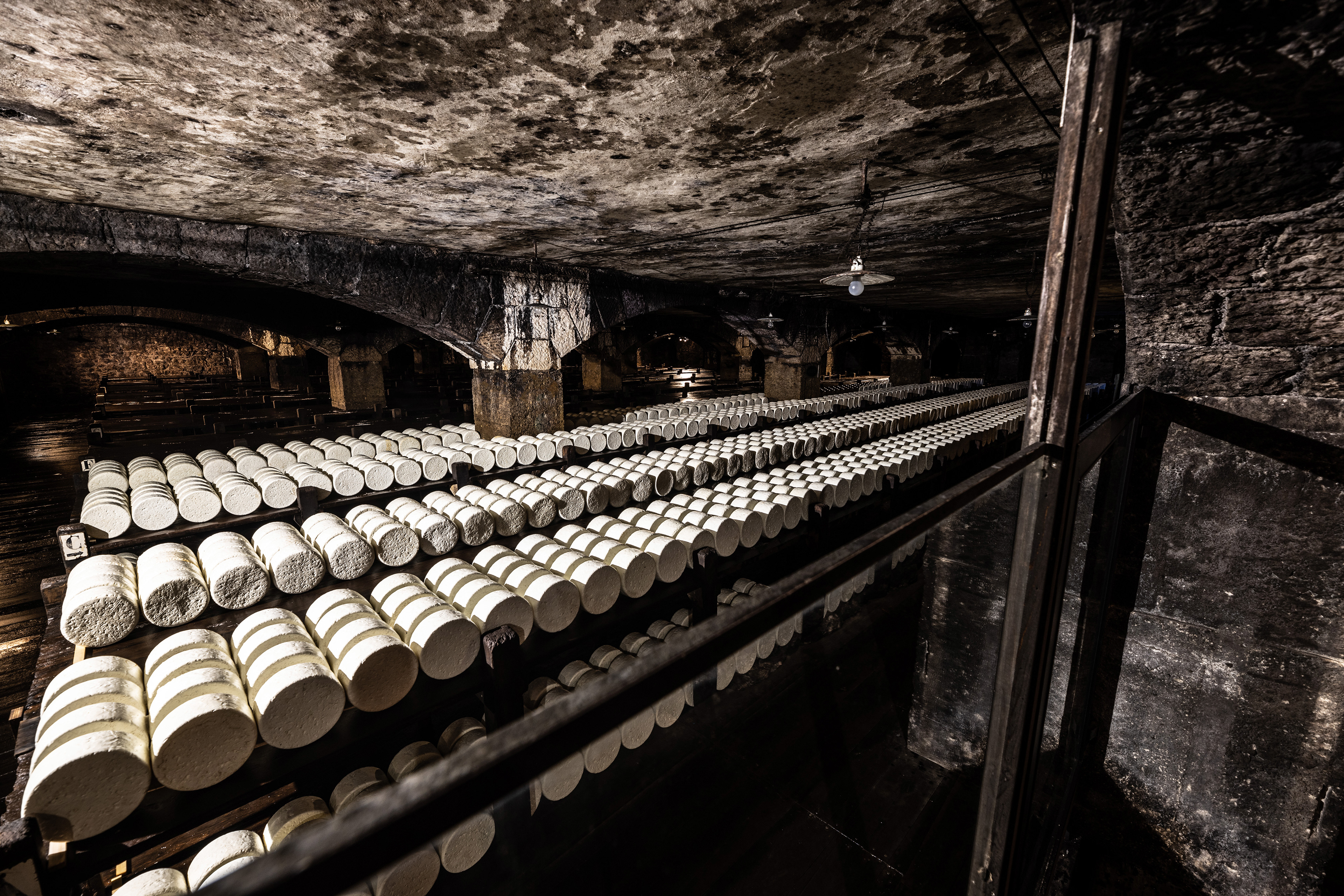 Affinage de fromage en cave
