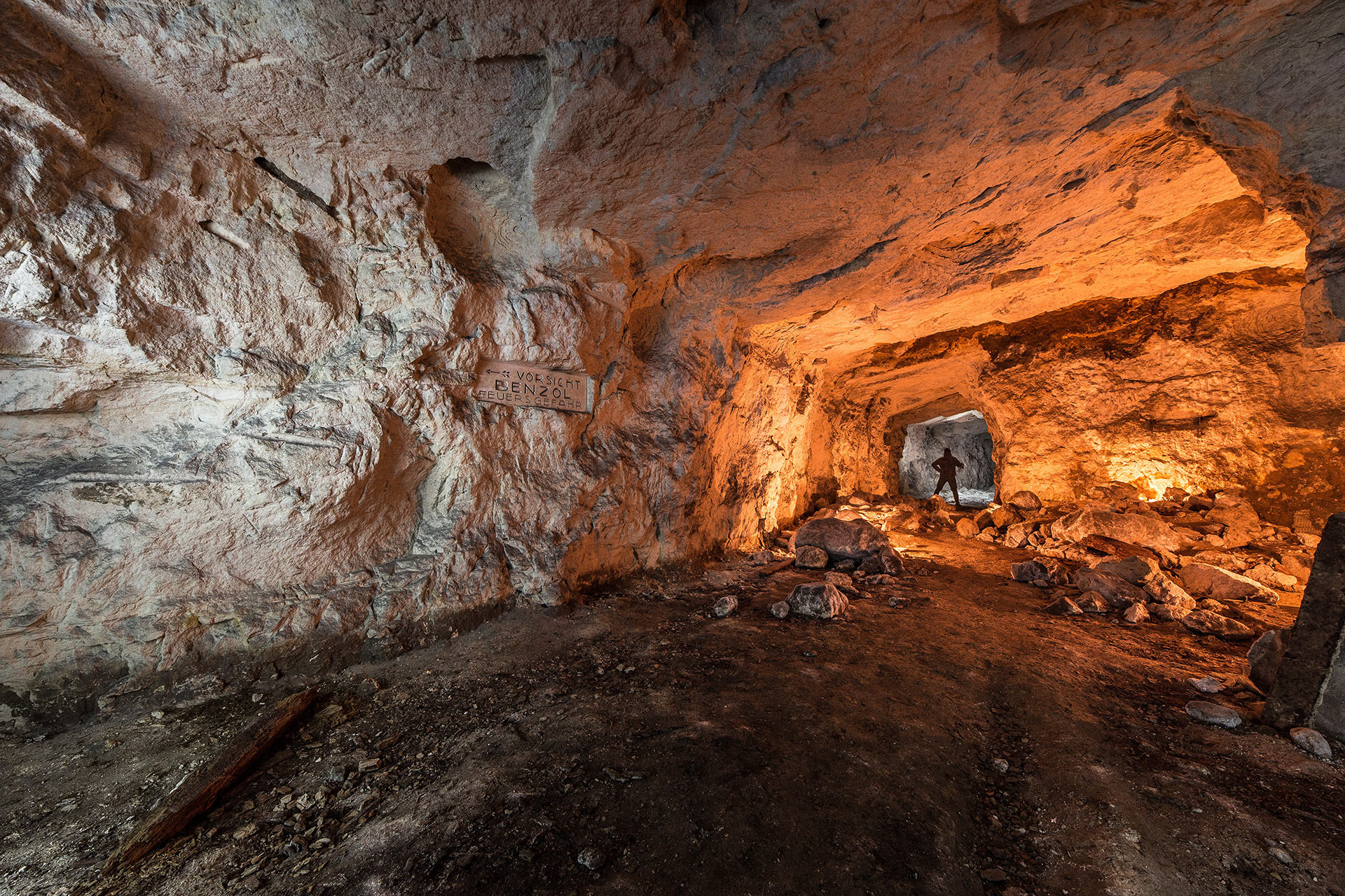 Tunnel allemand et plaque indicative
