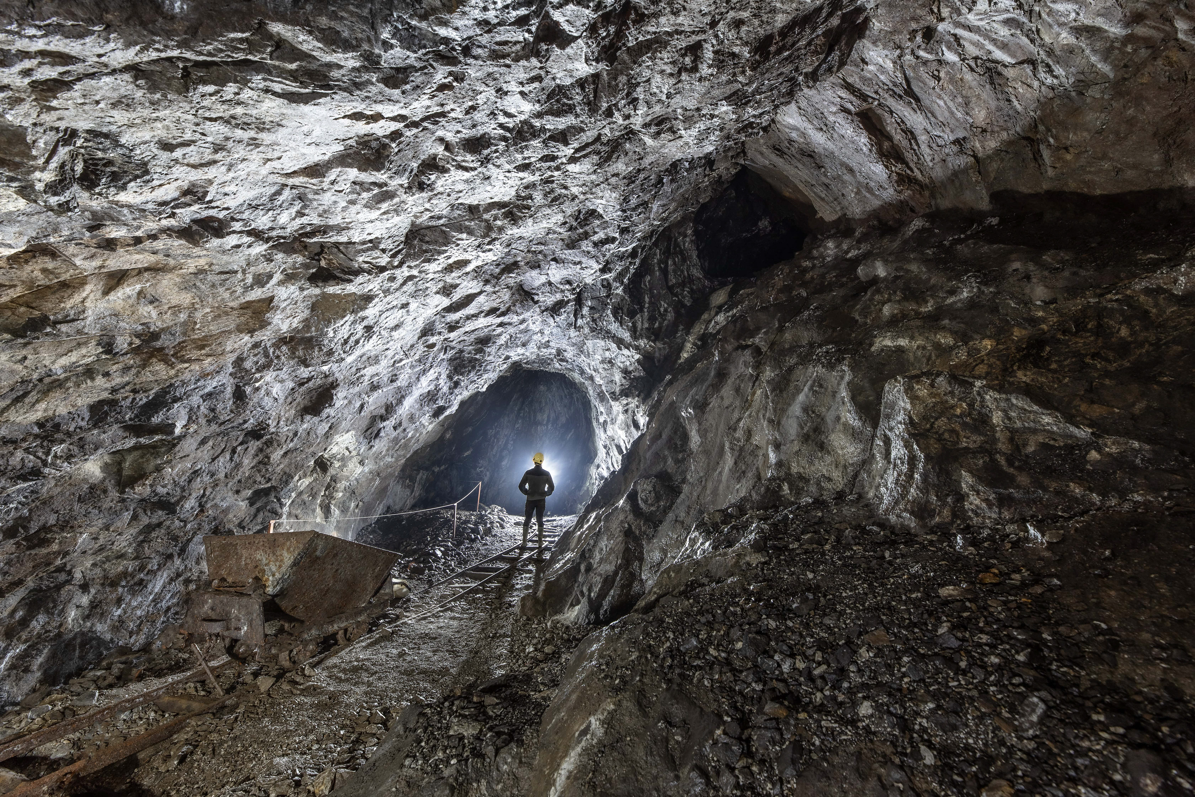 wagon dans une mine de fer