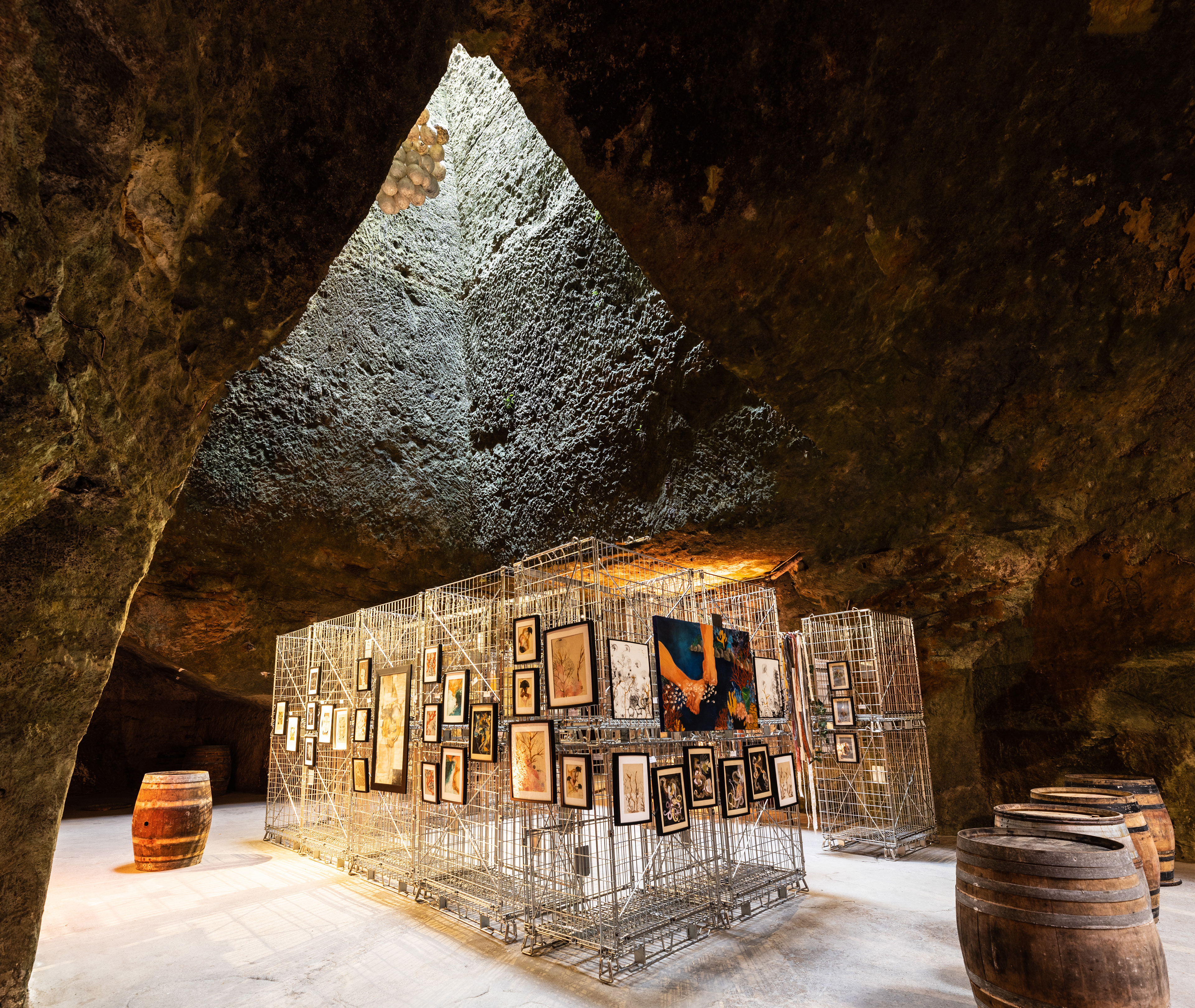 Exposition souterraine dans les caves Ackerman