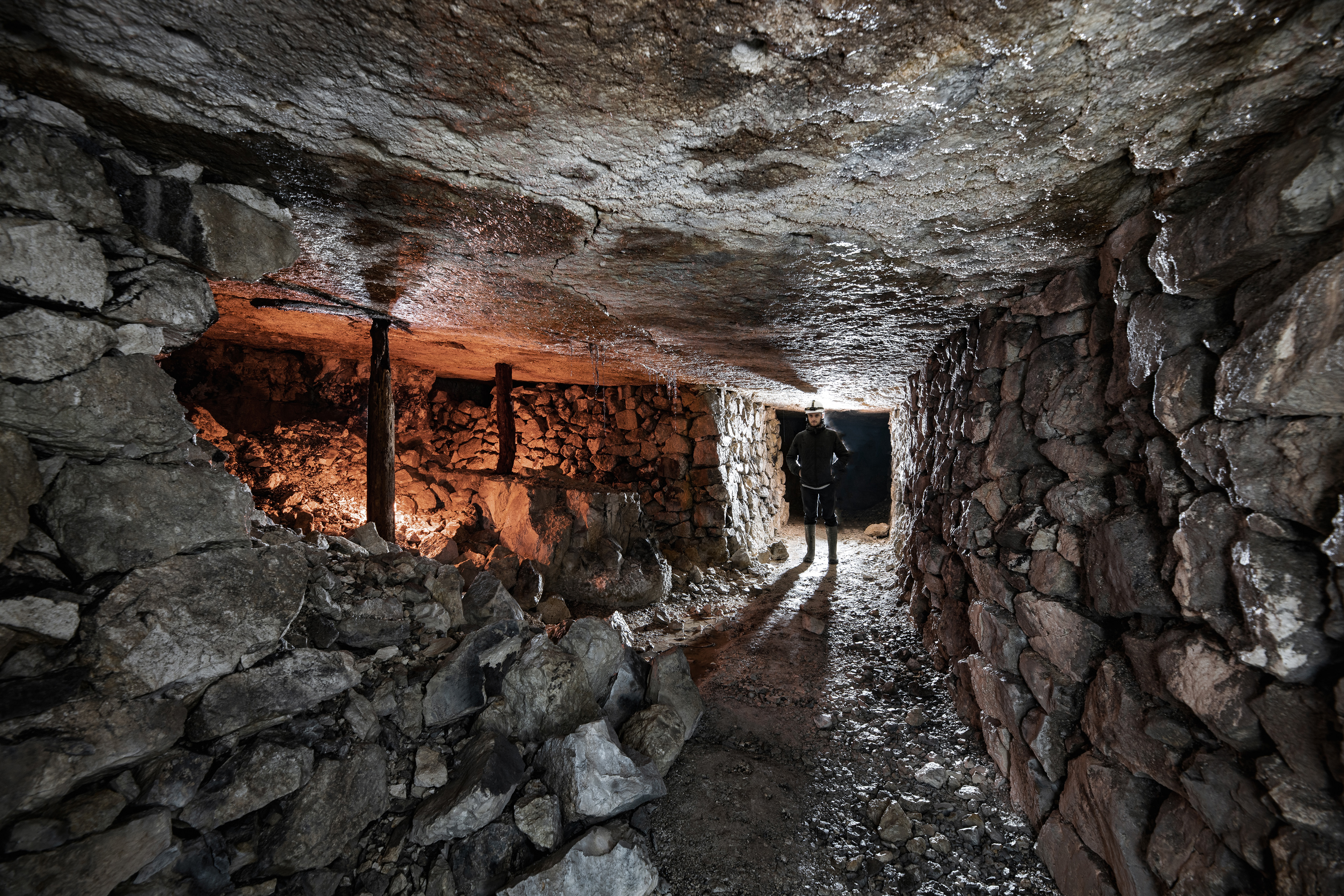 Etais de bois dans une mine schiste