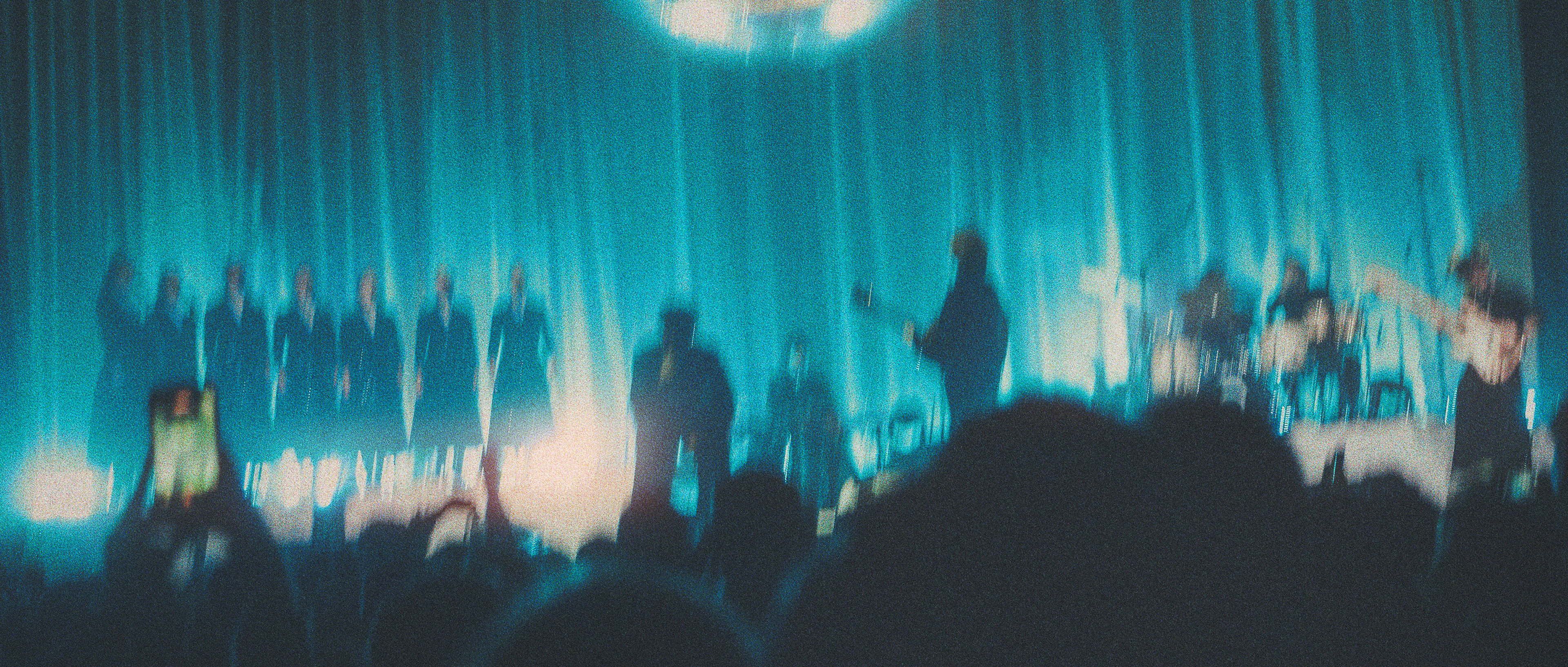 Atmospheric blue-toned analog photo of band Billy Barman with SLUK dancers on stage during tour / Atmosférická modrastá analógová fotografia kapely Billy Barman a tanečníc zo SĽUKu na pódiu počas turné.. stara trznica, bratislava photography