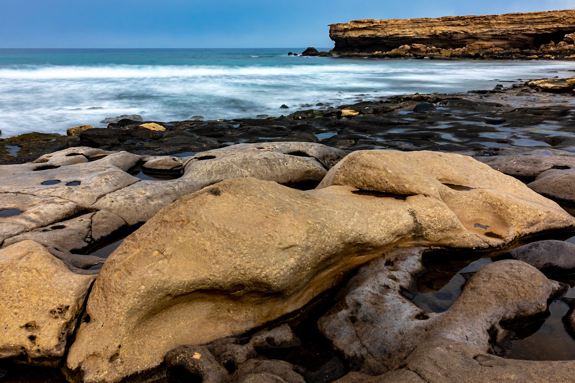 Sandstein am Lavastrand(Selber fotografieren im Fotokurs auf Fuerteventura: https://youtu.be/uSB40FLrYu4)